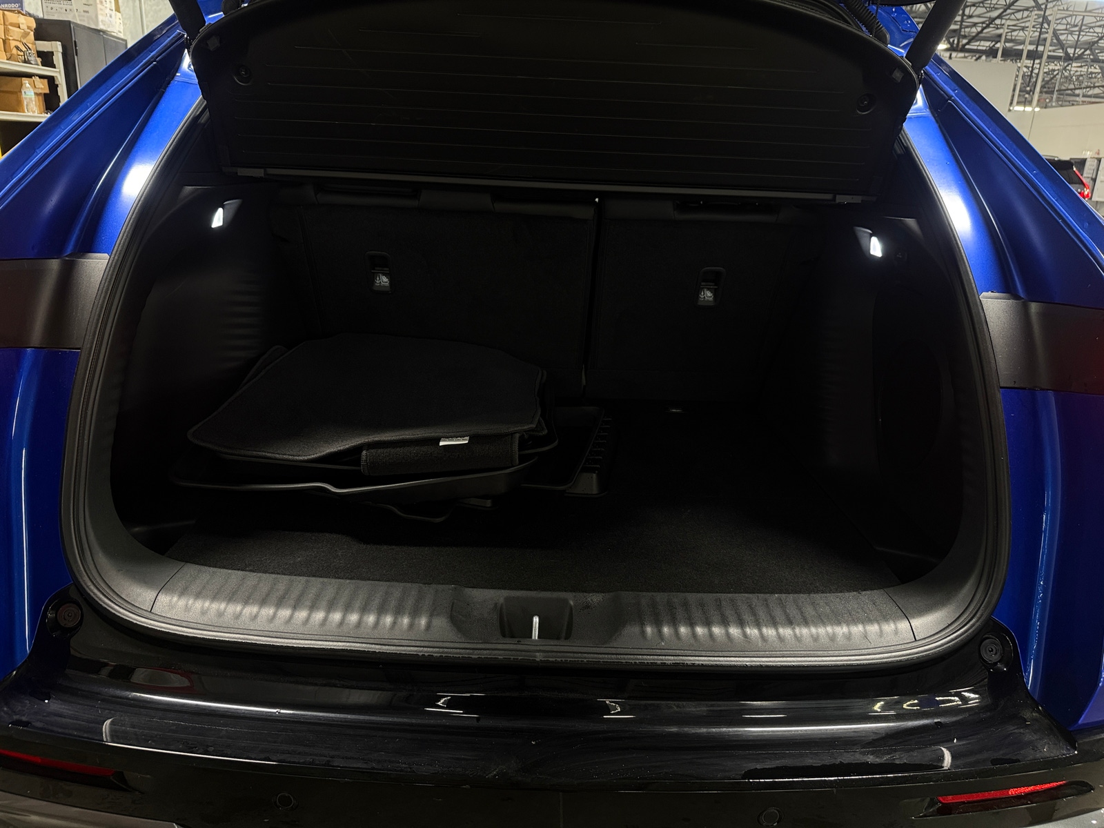 Thumbnail: 2025 Acura ADX - 6