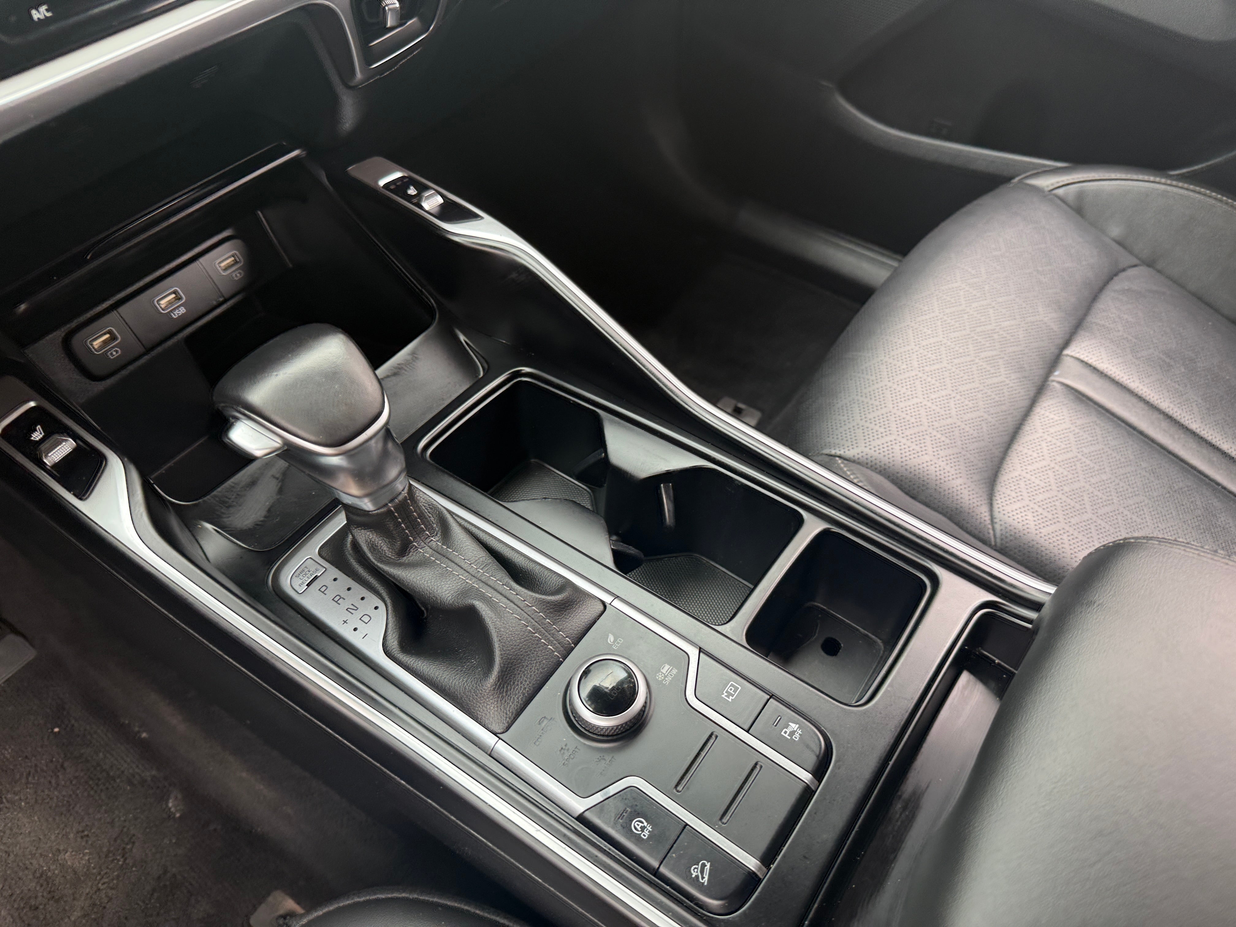 2022 Kia Sorento X-Line S - Photo 8