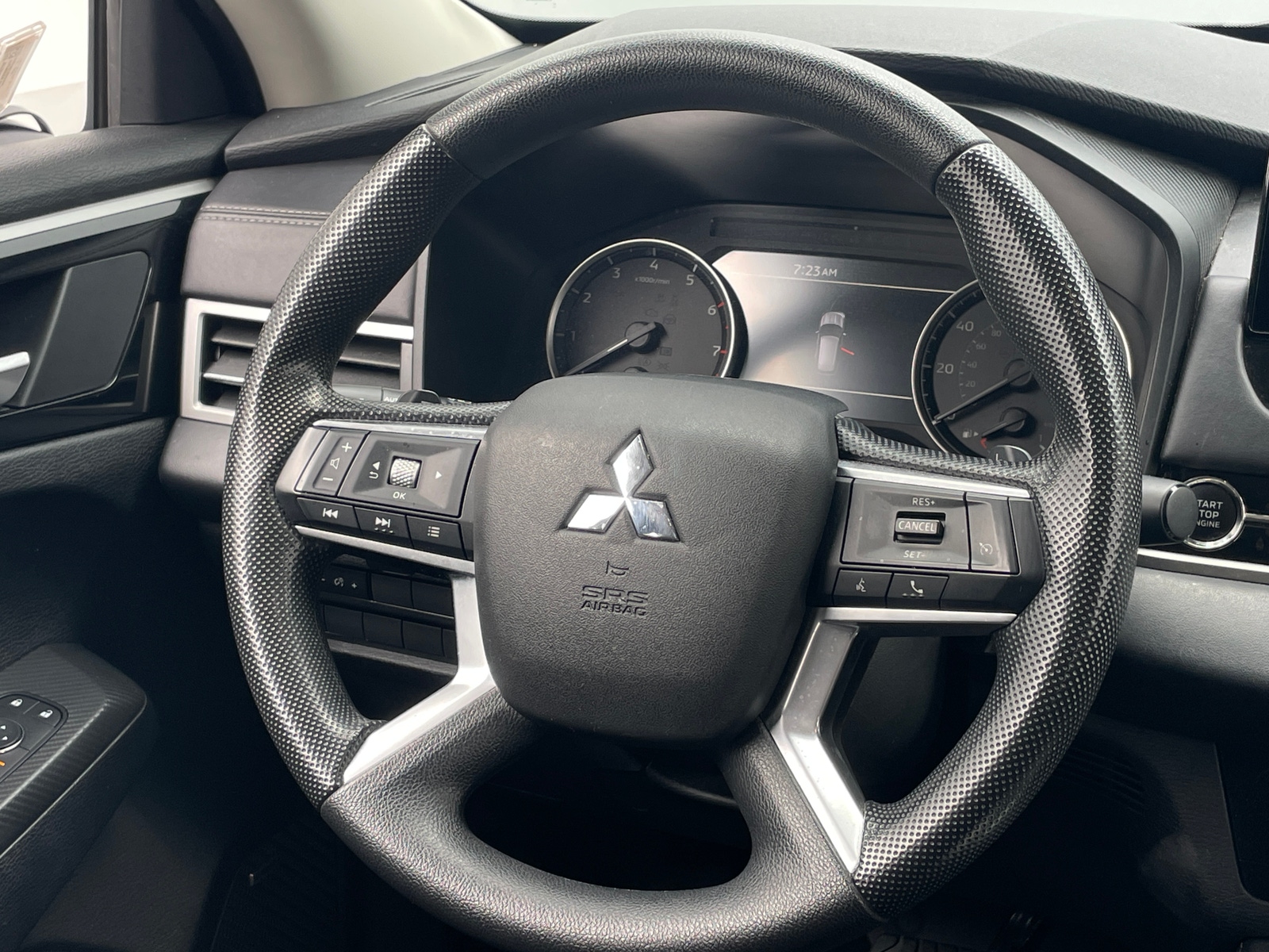 Thumbnail: 2025 Mitsubishi Outlander - 5