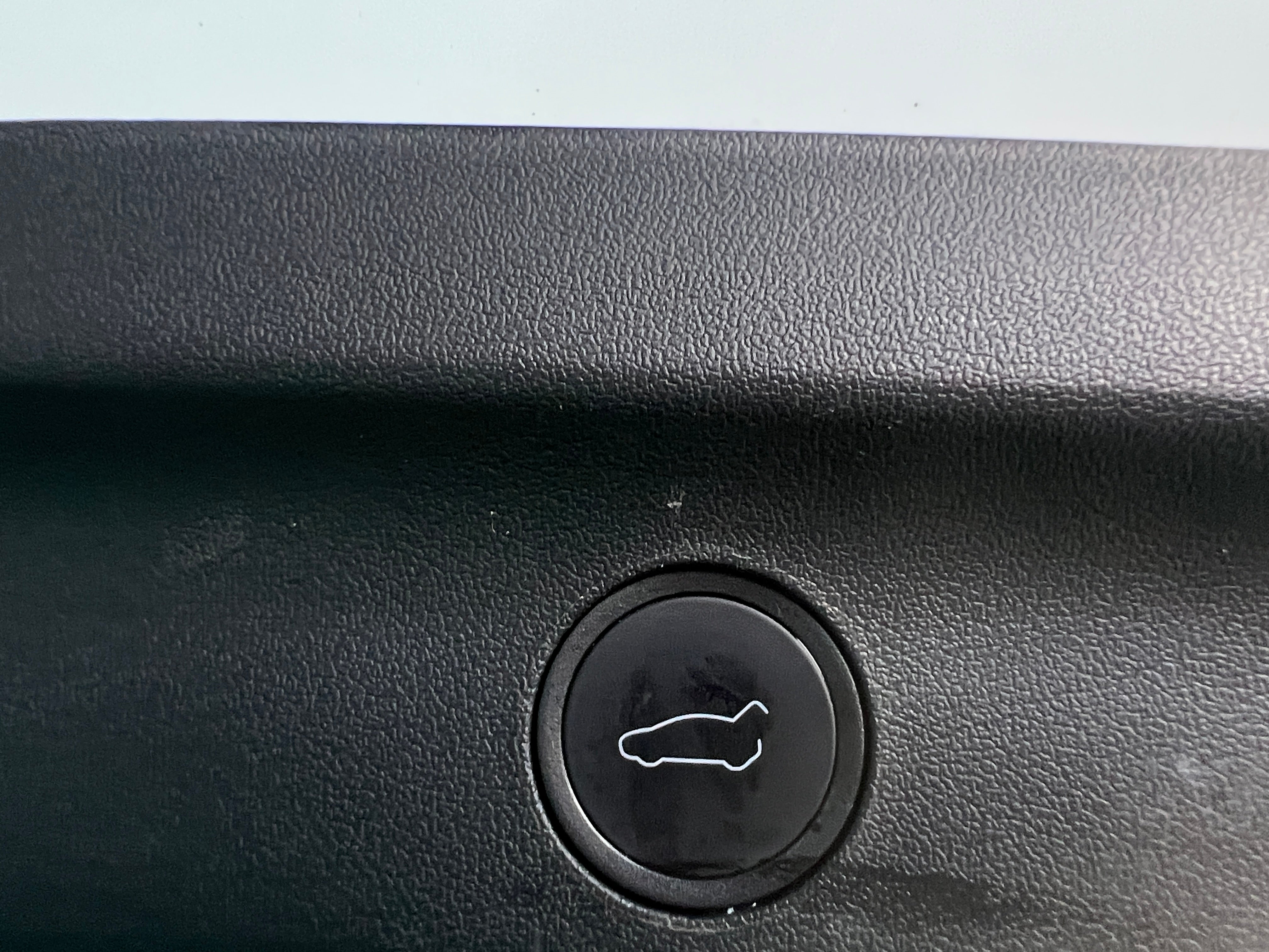 Used 2022 Tesla Model Y Long Range with VIN 7SAYGAEE9NF521741 for sale in Oak Creek, WI