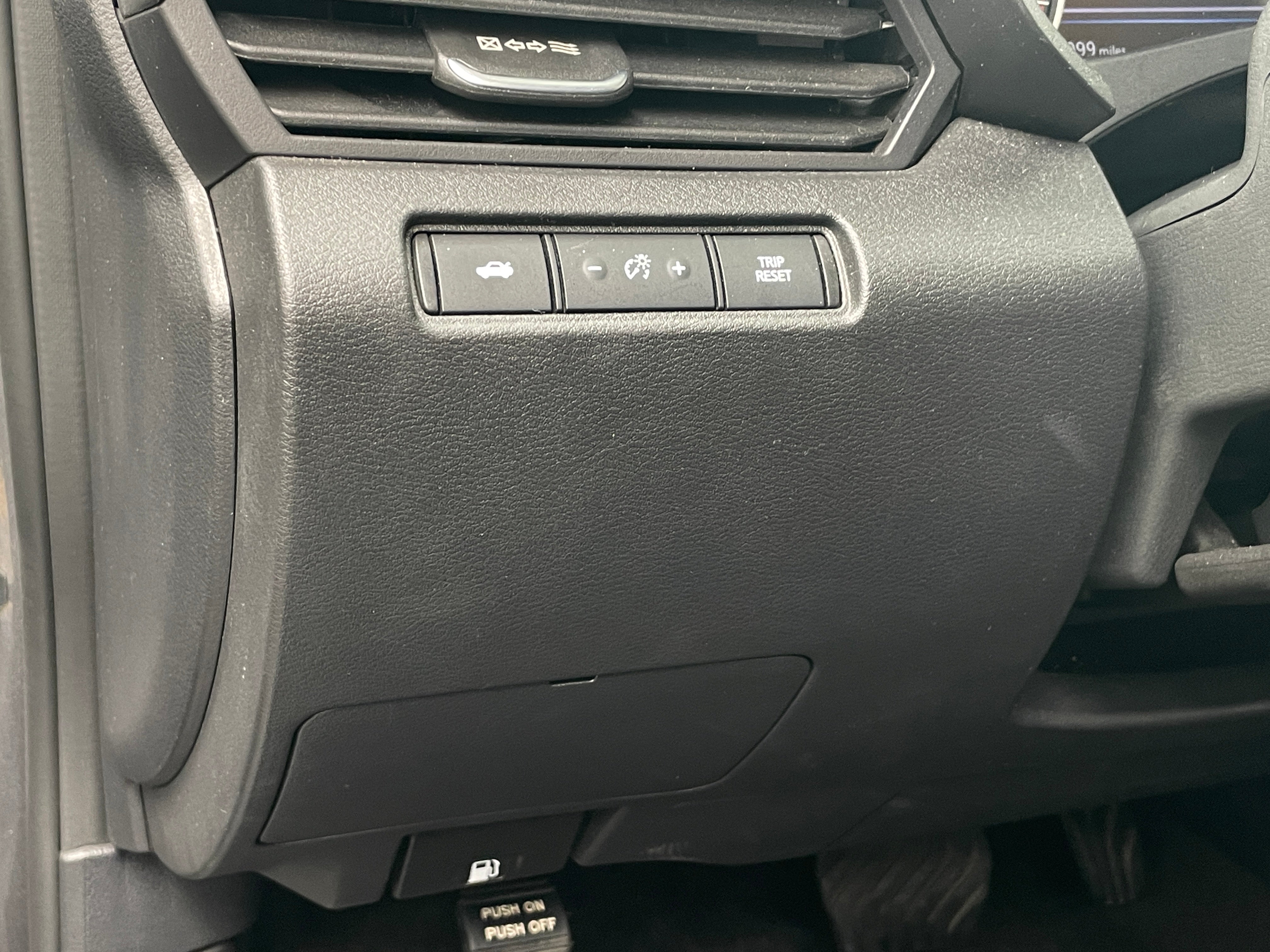 2025 Nissan Altima SV - Photo 9