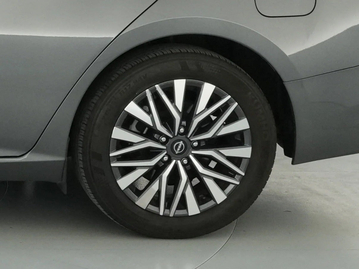2025 Nissan Altima SV - Photo 17
