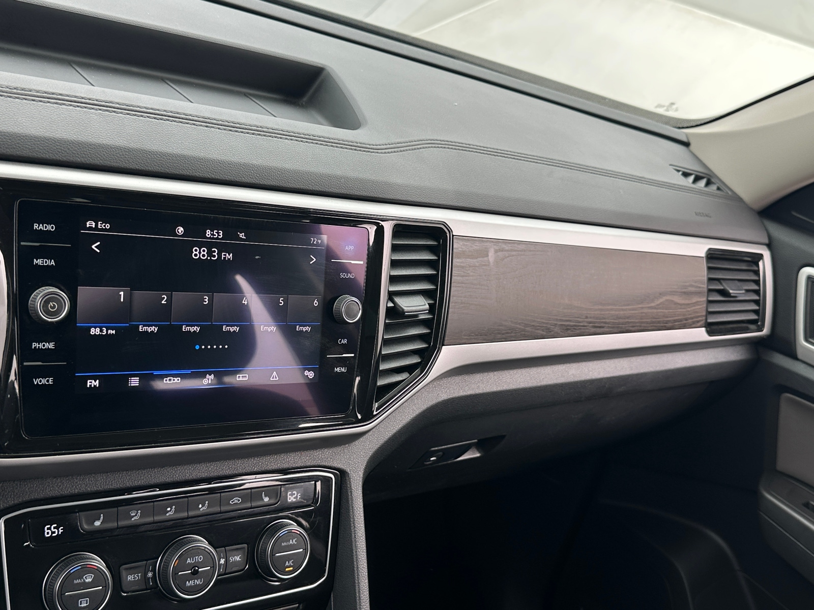 Thumbnail: 2022 Volkswagen Atlas - 4