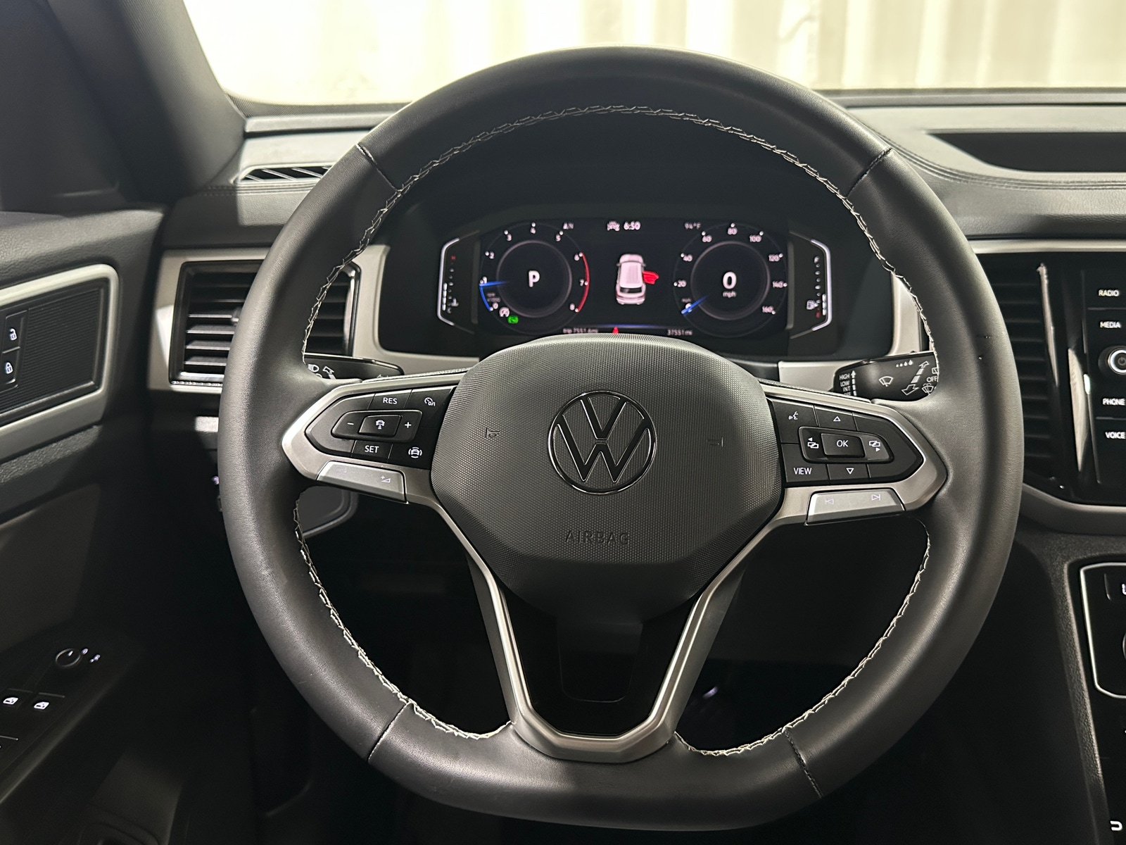 Thumbnail: 2023 Volkswagen Atlas - 4