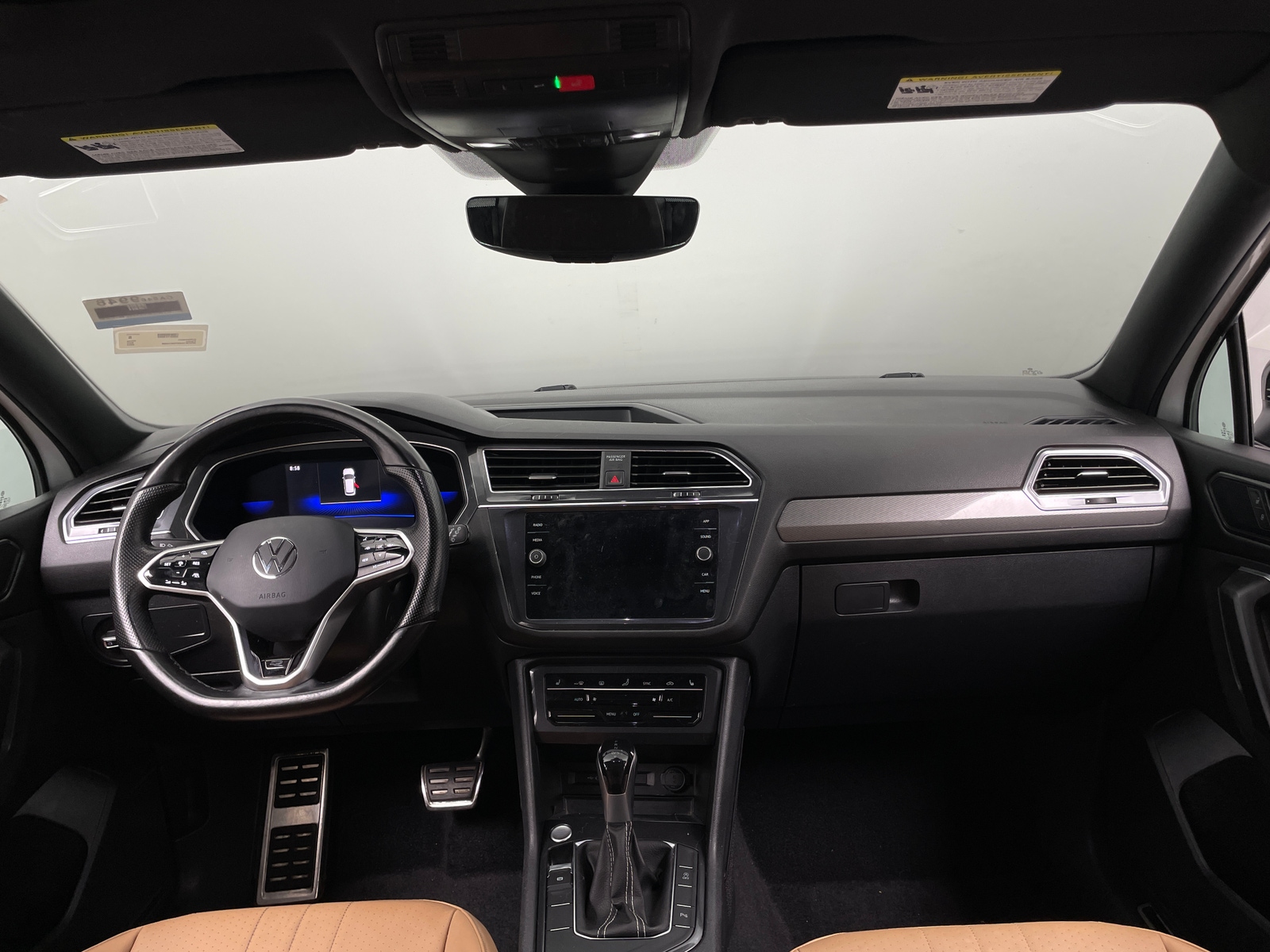 Thumbnail: 2023 Volkswagen Tiguan - 3