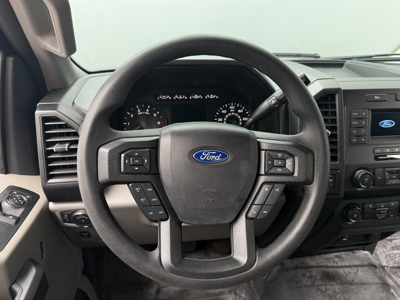 Thumbnail: 2019 Ford Econoline - 5