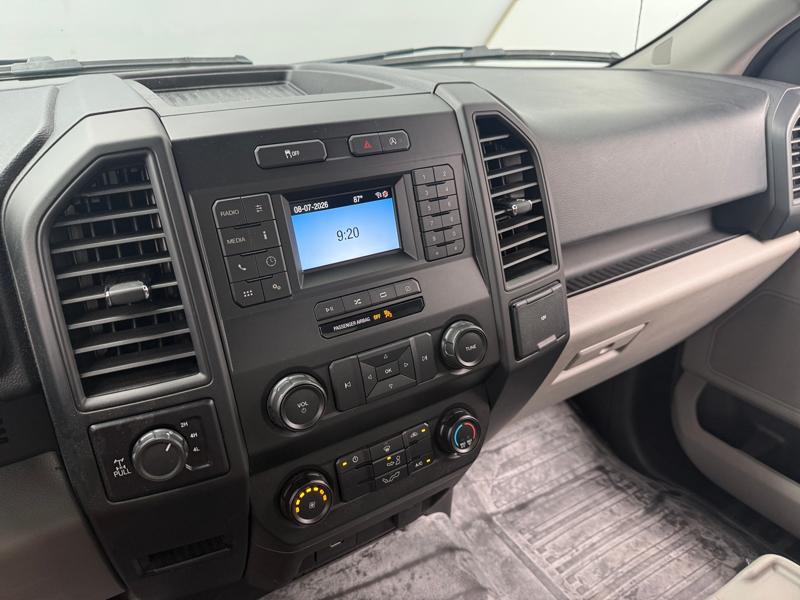 Thumbnail: 2019 Ford Econoline - 4