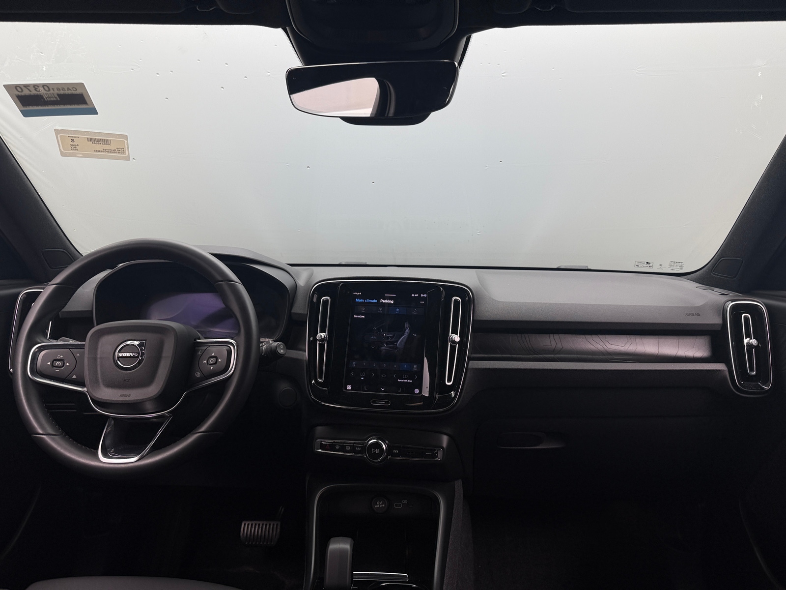 Thumbnail: 2023 Volvo XC40 - 2