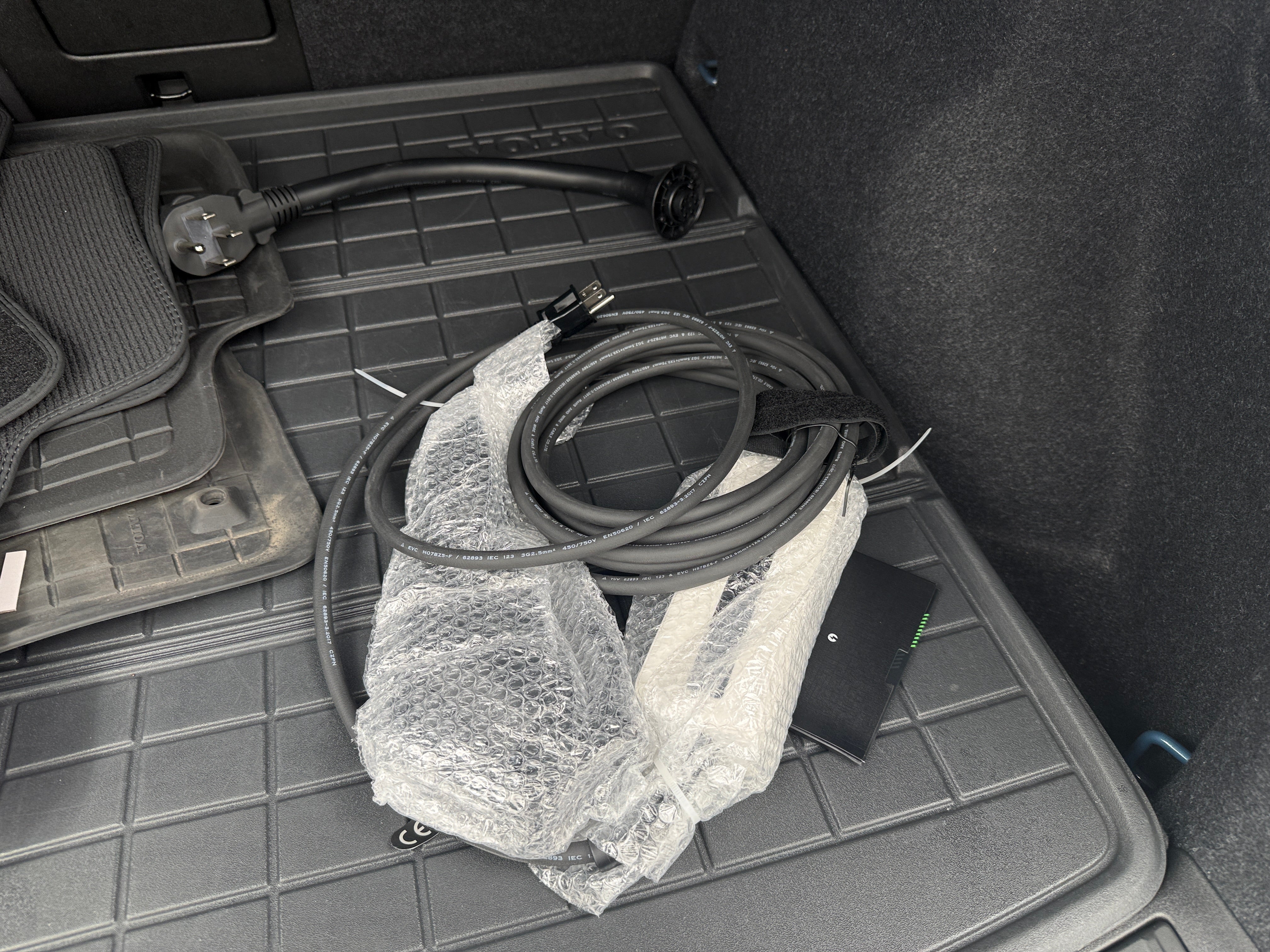 Used 2023 Volvo XC40 Core with VIN YV4ED3UK5P2053652 for sale in Auburn, WA