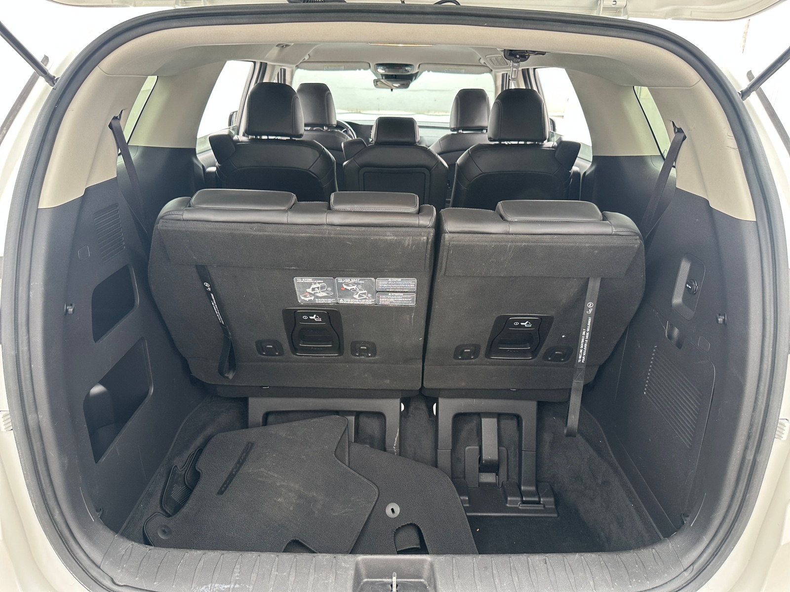 Thumbnail: 2022 Kia Carnival - 6