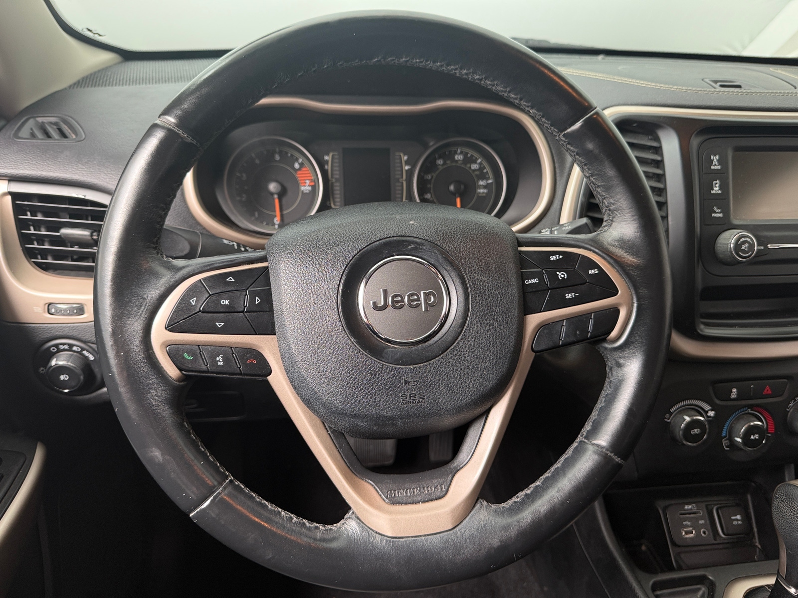 Thumbnail: 2018 Jeep Cherokee - 5