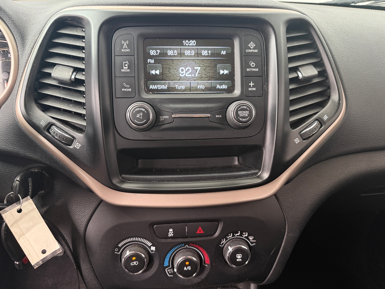 Thumbnail: 2018 Jeep Cherokee - 4