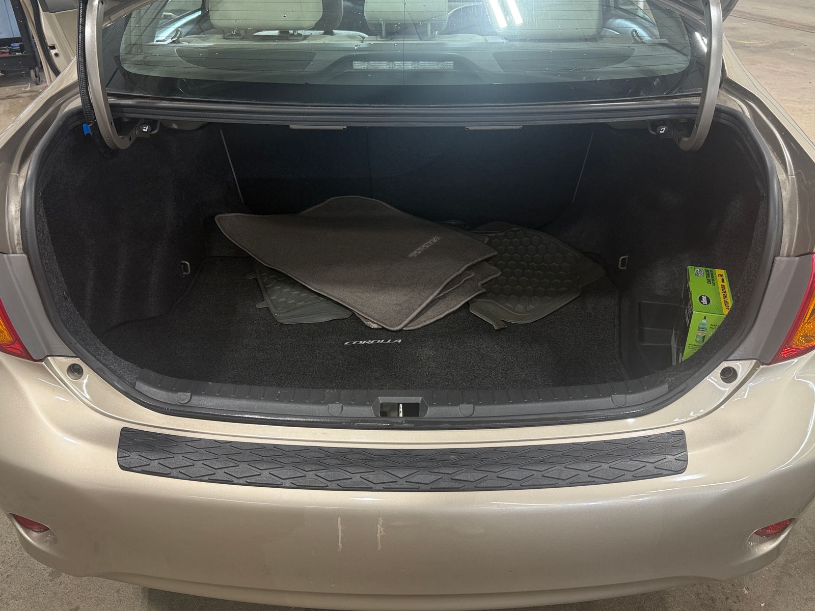 Thumbnail: 2010 Toyota Corolla - 7