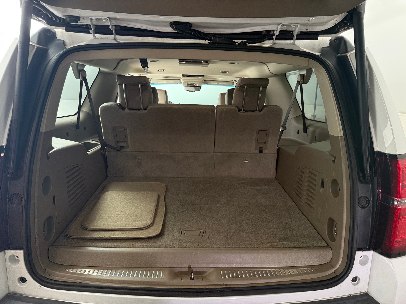 Thumbnail: 2017 Chevrolet Suburban - 6