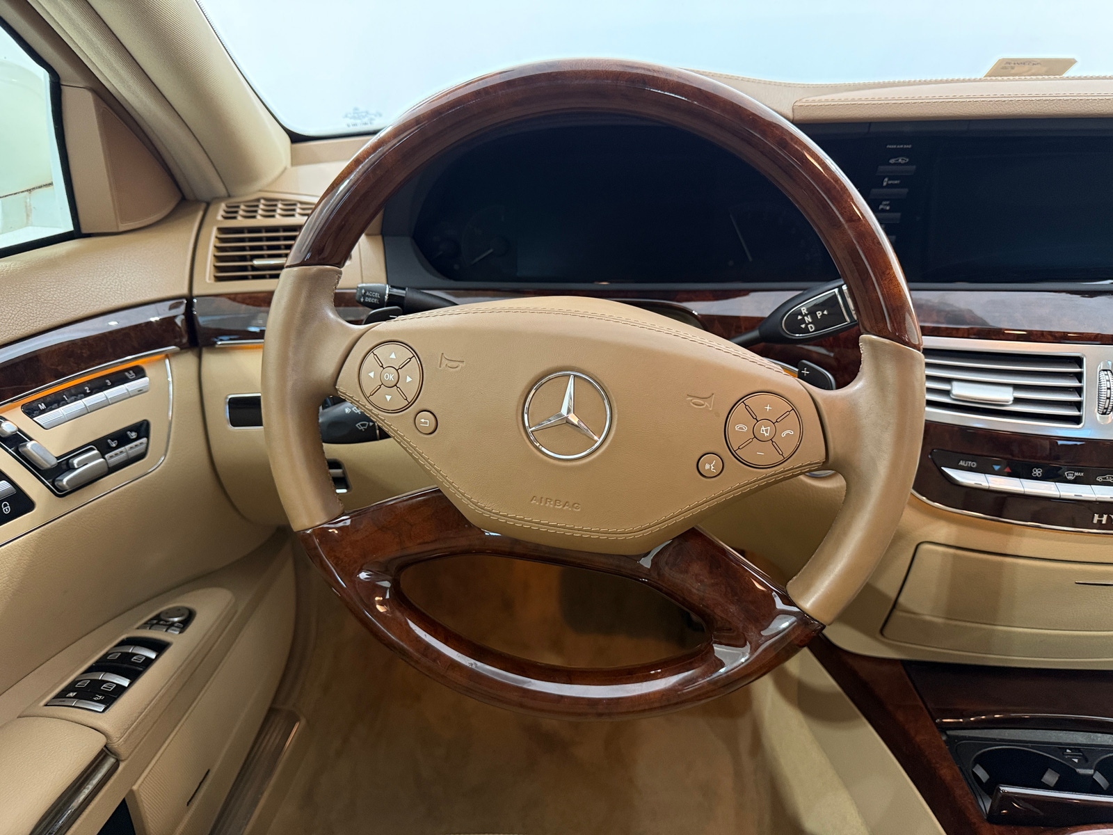 Thumbnail: 2010 Mercedes-Benz S-Class - 5