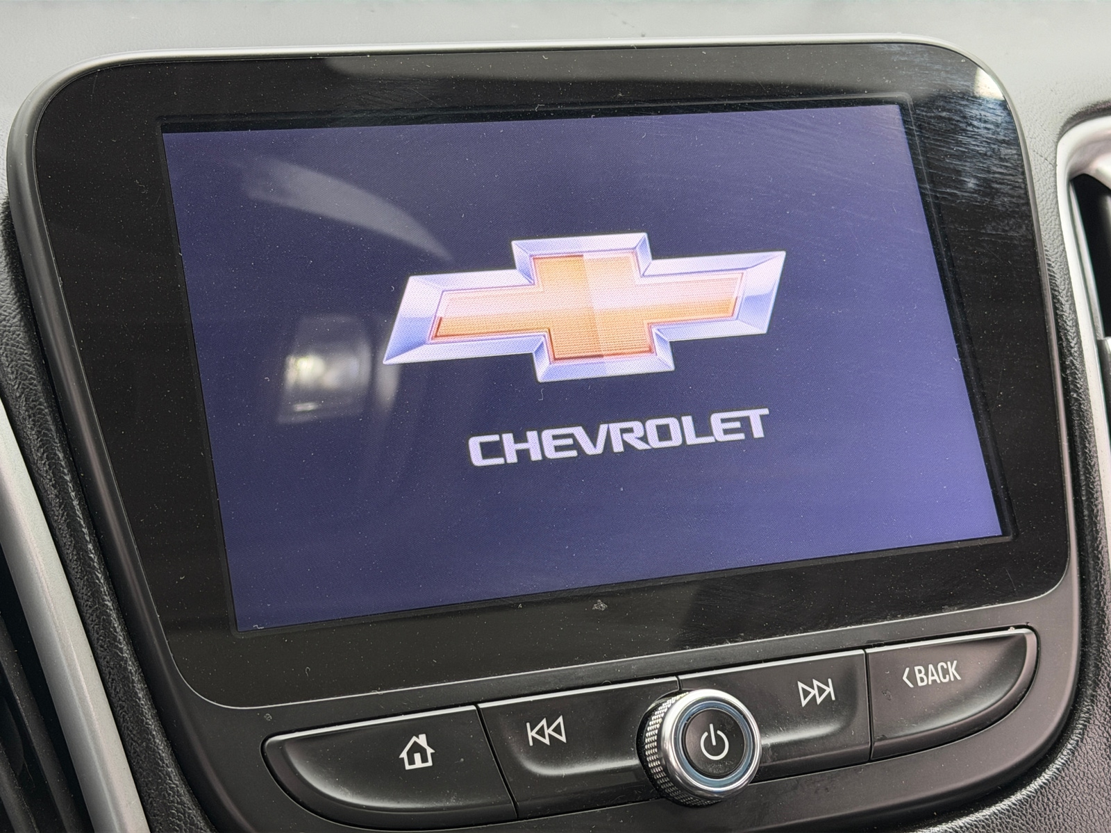 Thumbnail: 2022 Chevrolet Malibu - 4