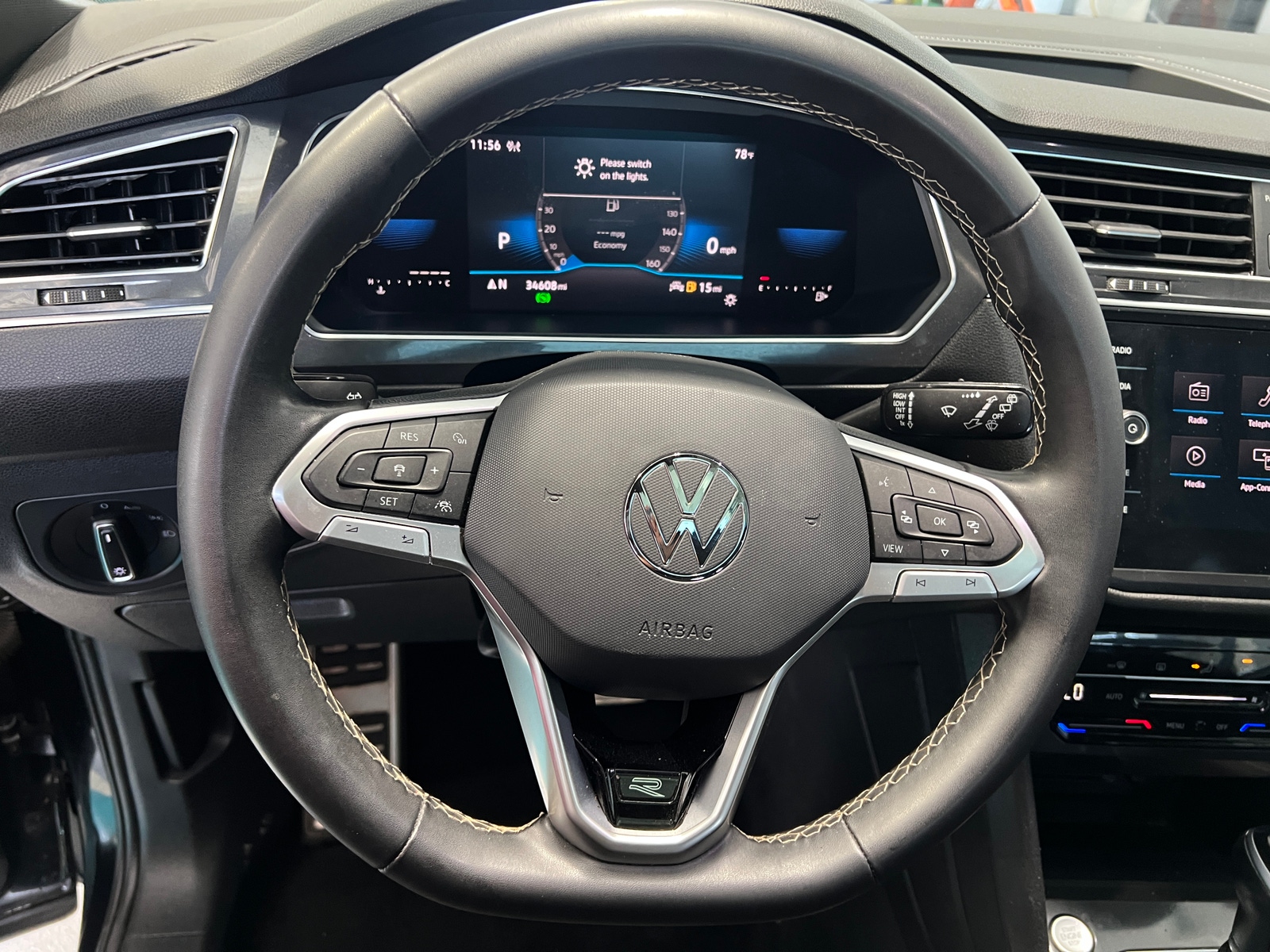 Thumbnail: 2023 Volkswagen Tiguan - 4