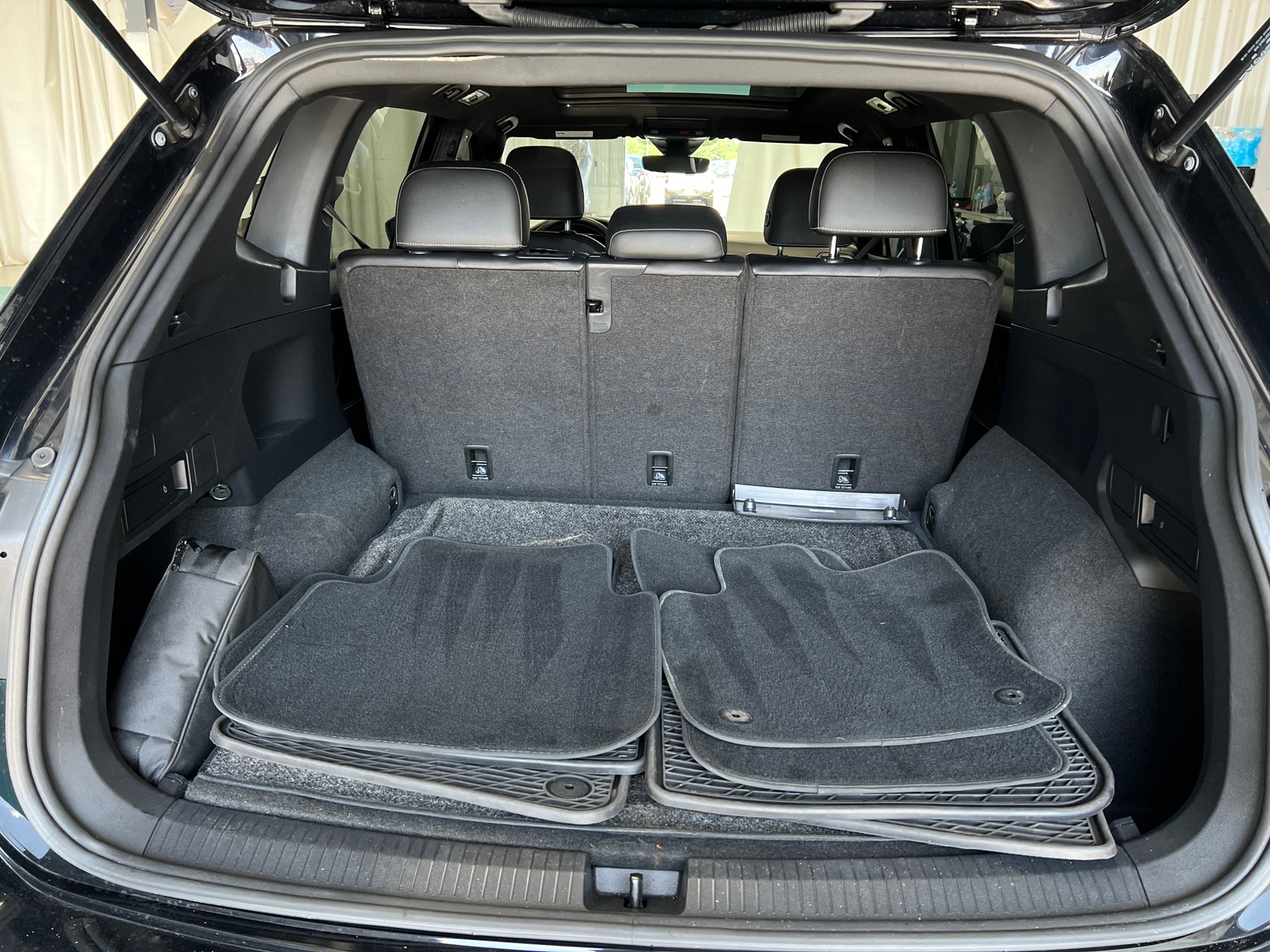 Thumbnail: 2023 Volkswagen Tiguan - 6