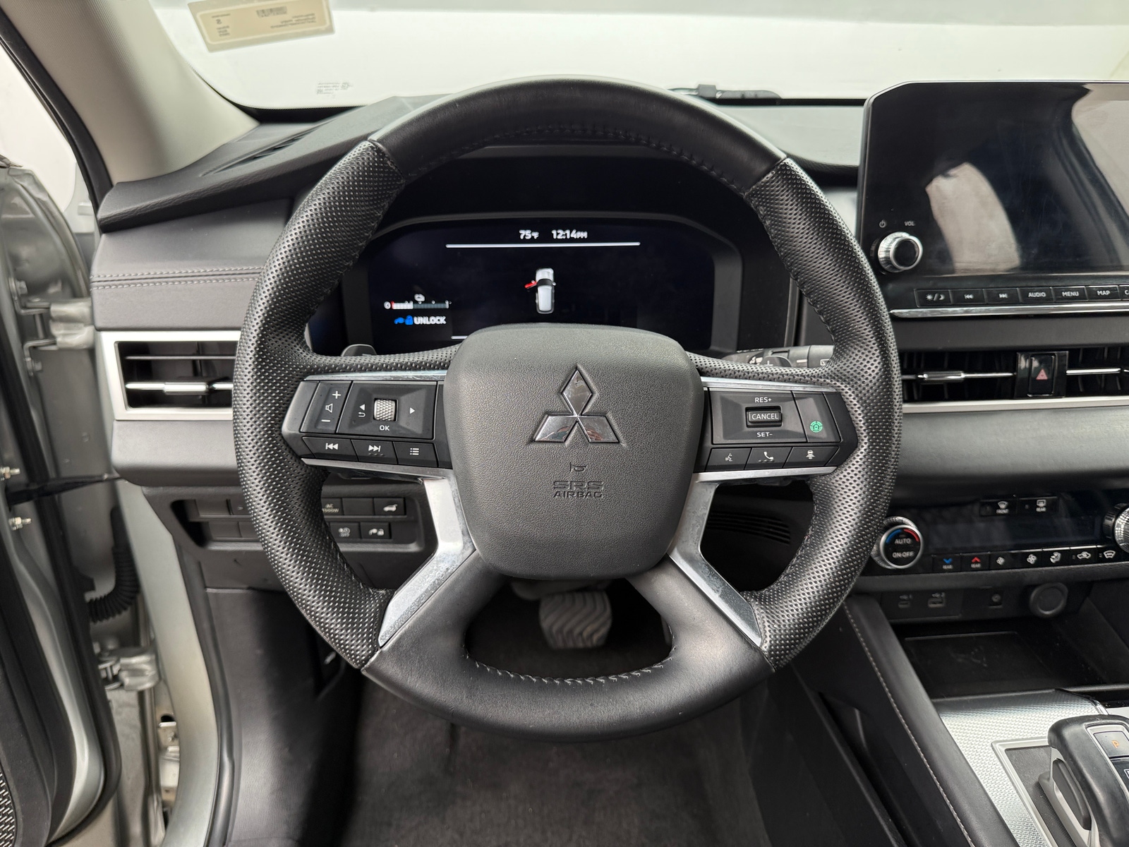 Thumbnail: 2023 Mitsubishi Outlander - 4