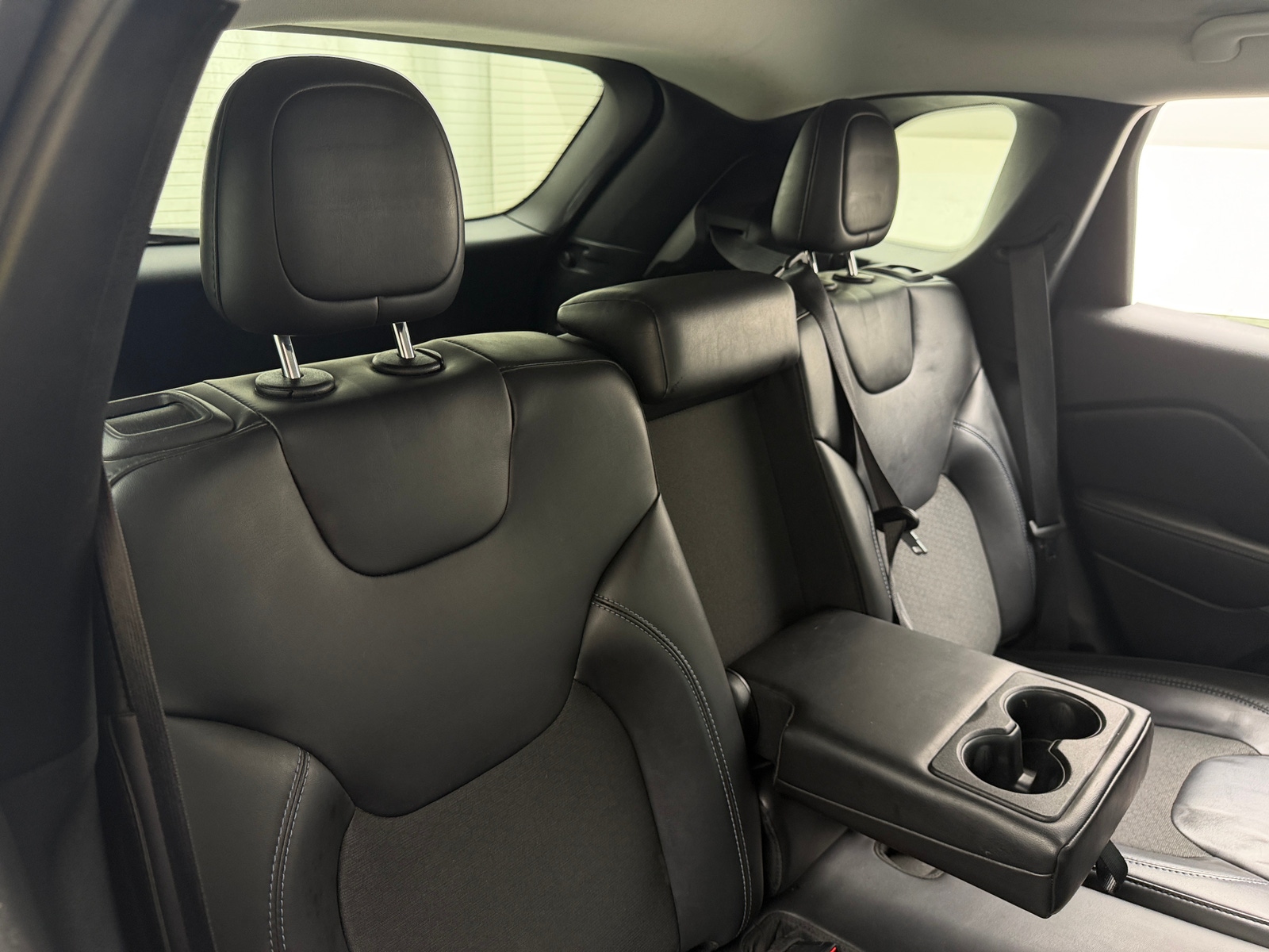 Thumbnail: 2020 Jeep Cherokee - 6