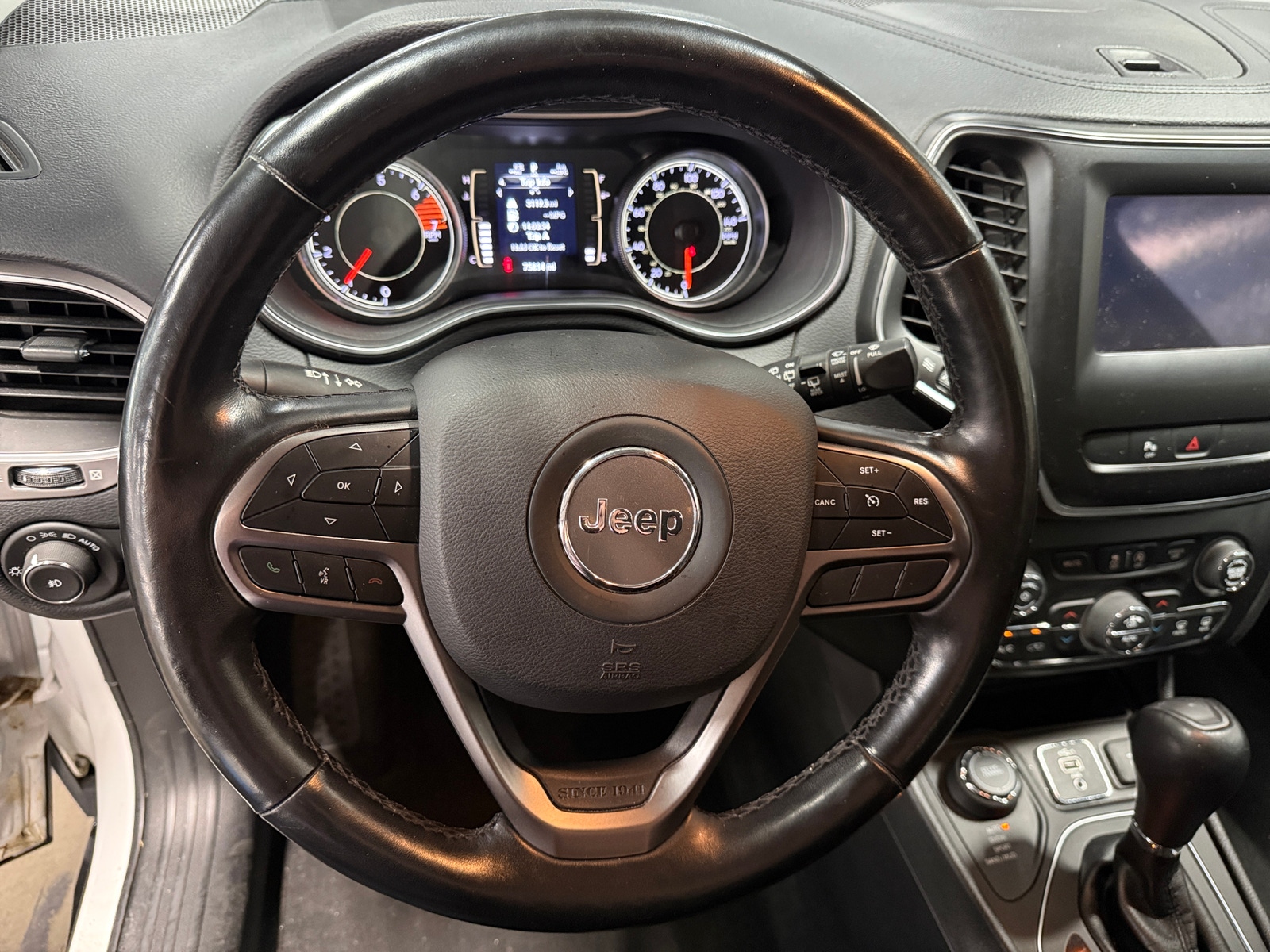 Thumbnail: 2020 Jeep Cherokee - 5