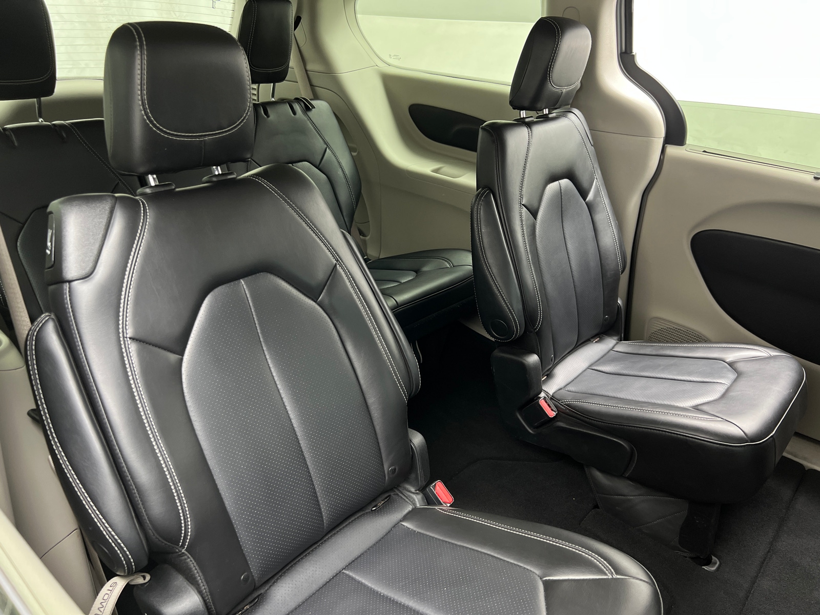 Thumbnail: 2023 Chrysler Pacifica - 5