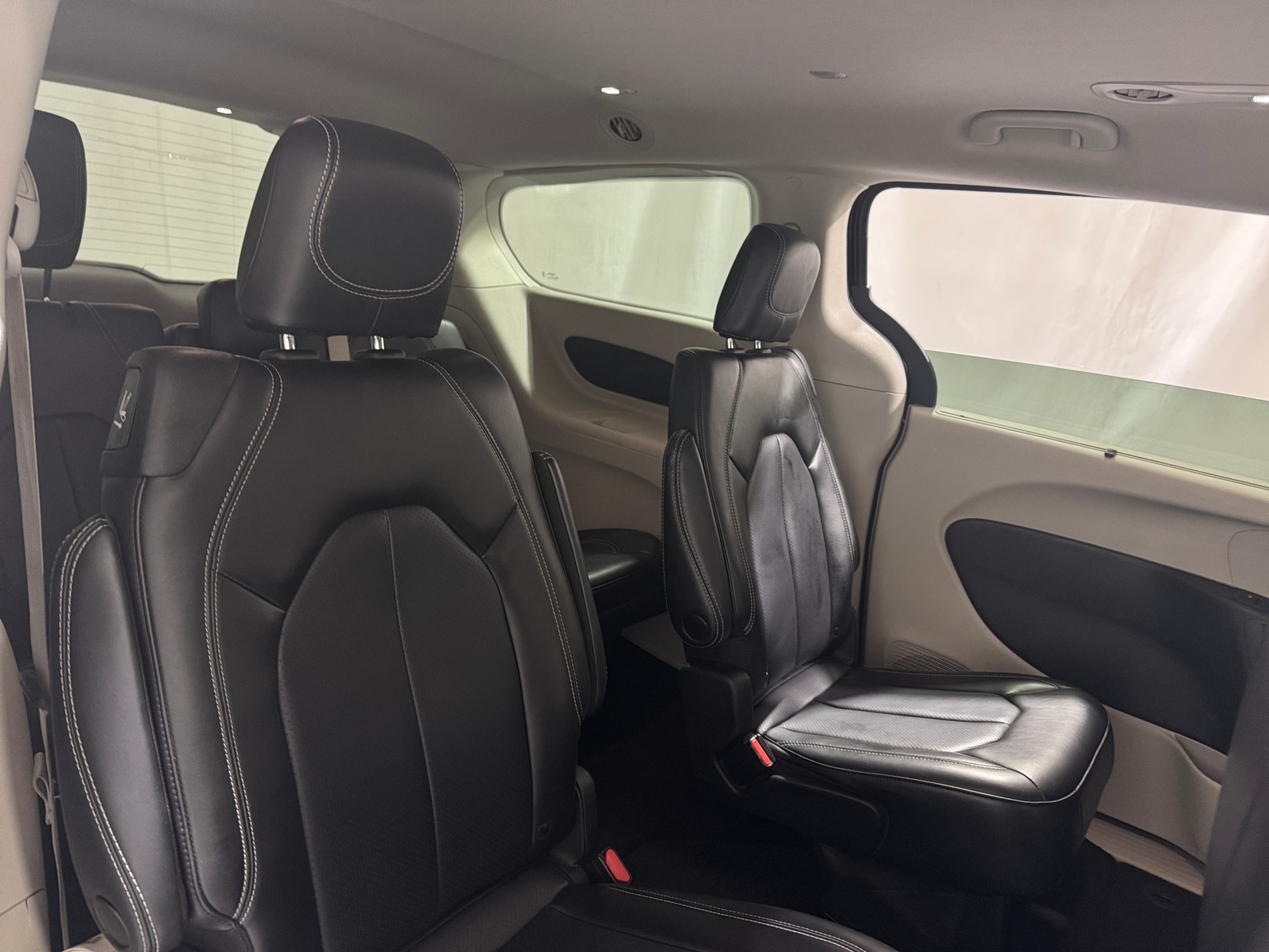 Thumbnail: 2023 Chrysler Pacifica - 5