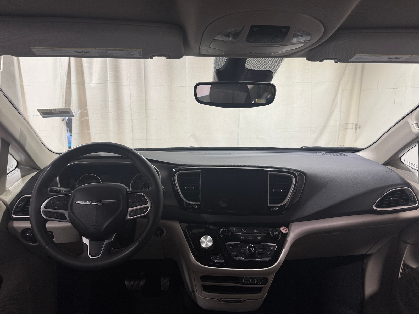 Thumbnail: 2023 Chrysler Pacifica - 2