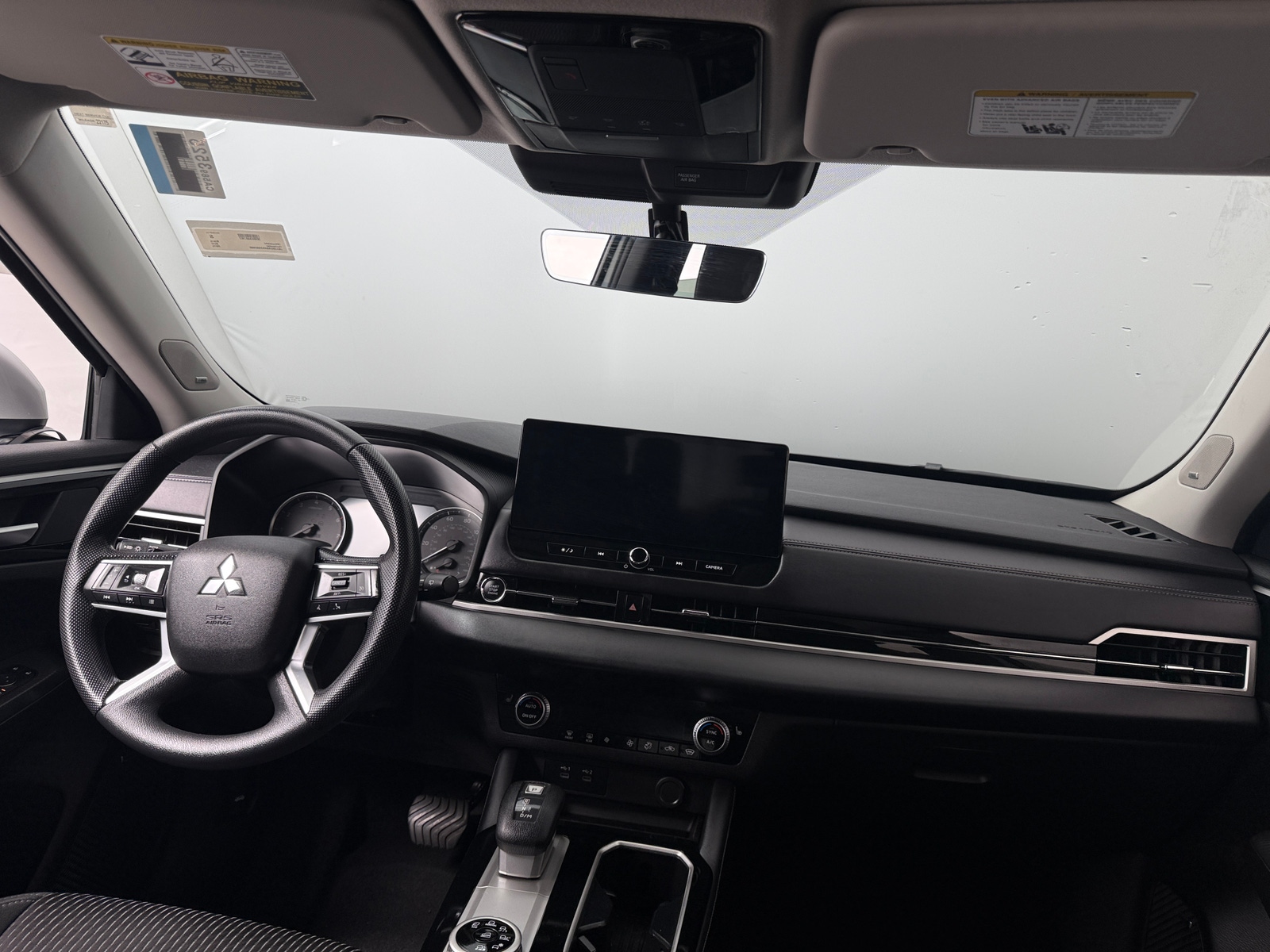 Thumbnail: 2025 Mitsubishi Outlander - 3