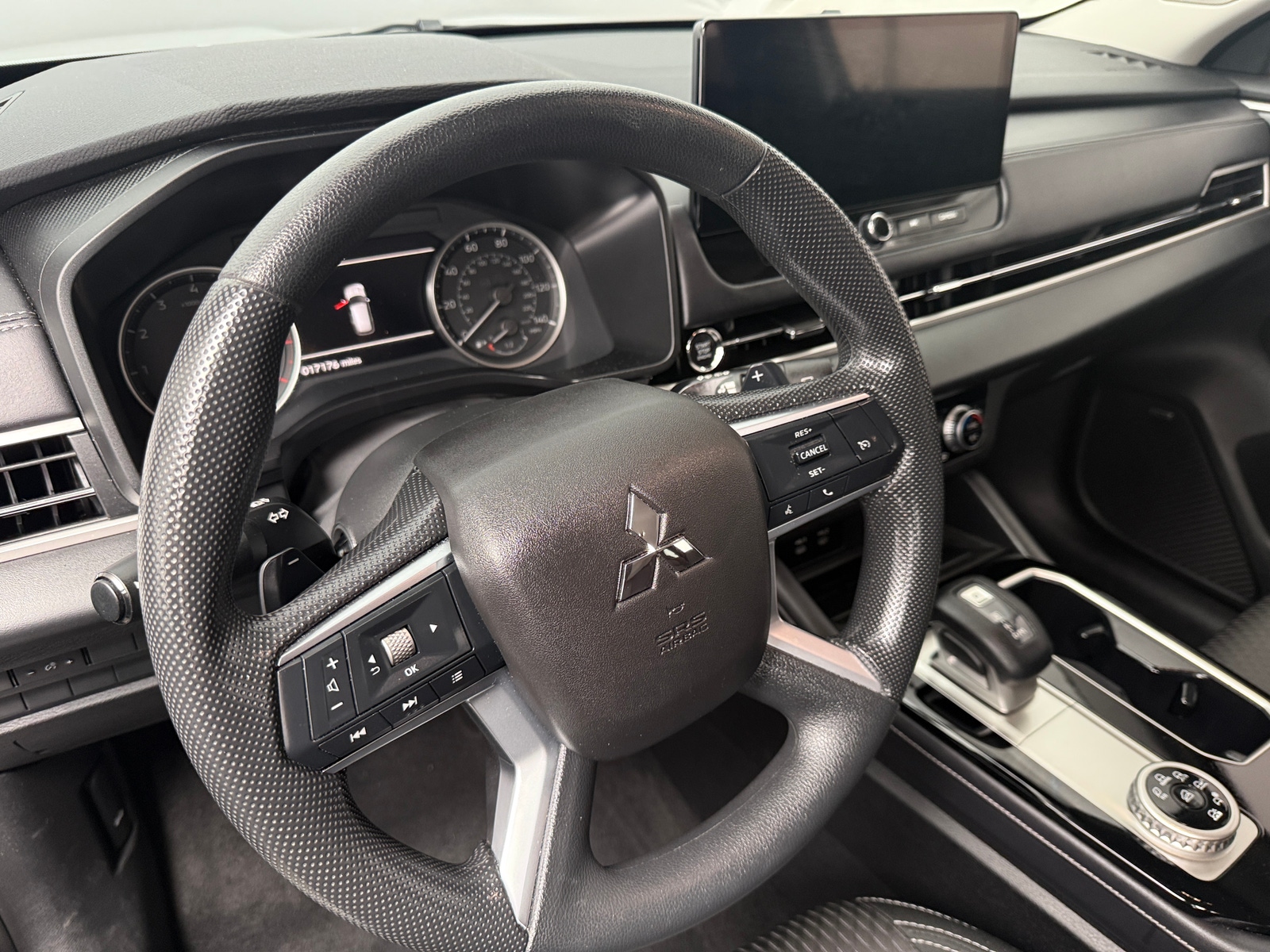 Thumbnail: 2025 Mitsubishi Outlander - 5
