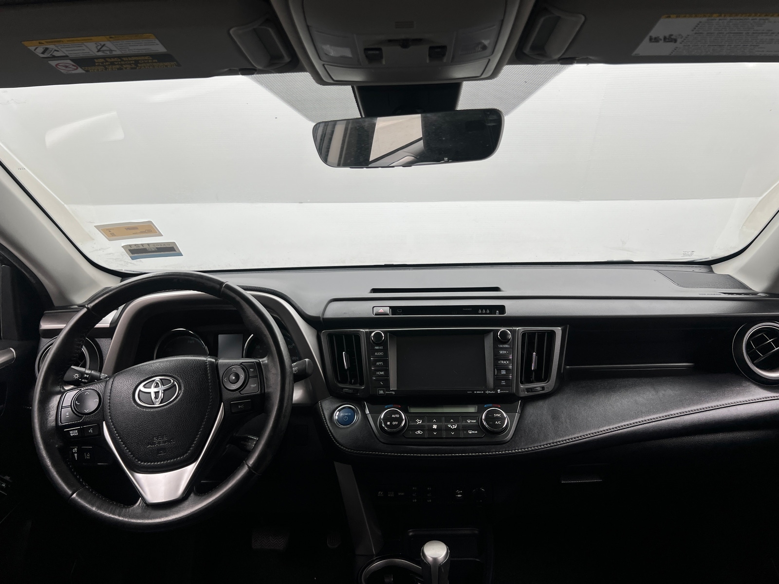 Thumbnail: 2018 Toyota RAV4 - 3