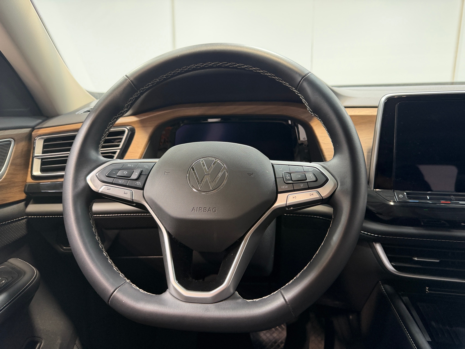 Thumbnail: 2026 Volkswagen Atlas - 4