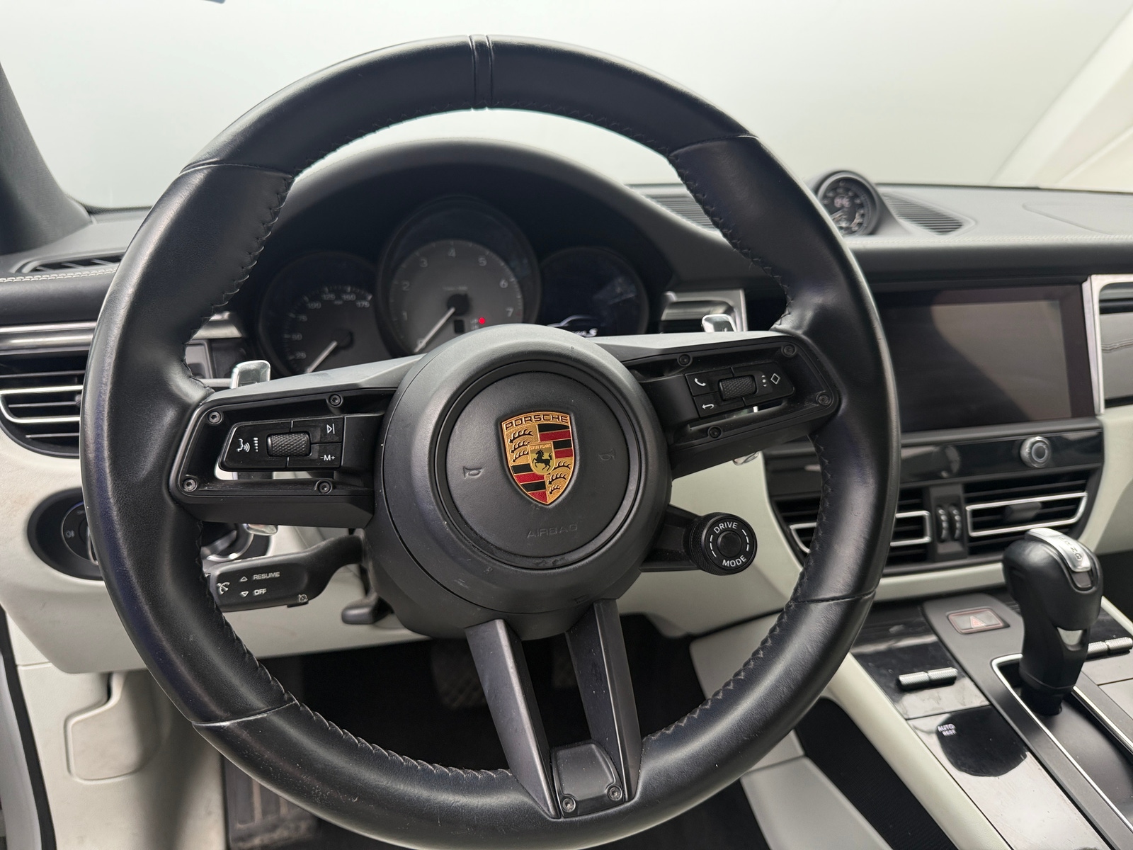 Thumbnail: 2022 Porsche Macan - 4