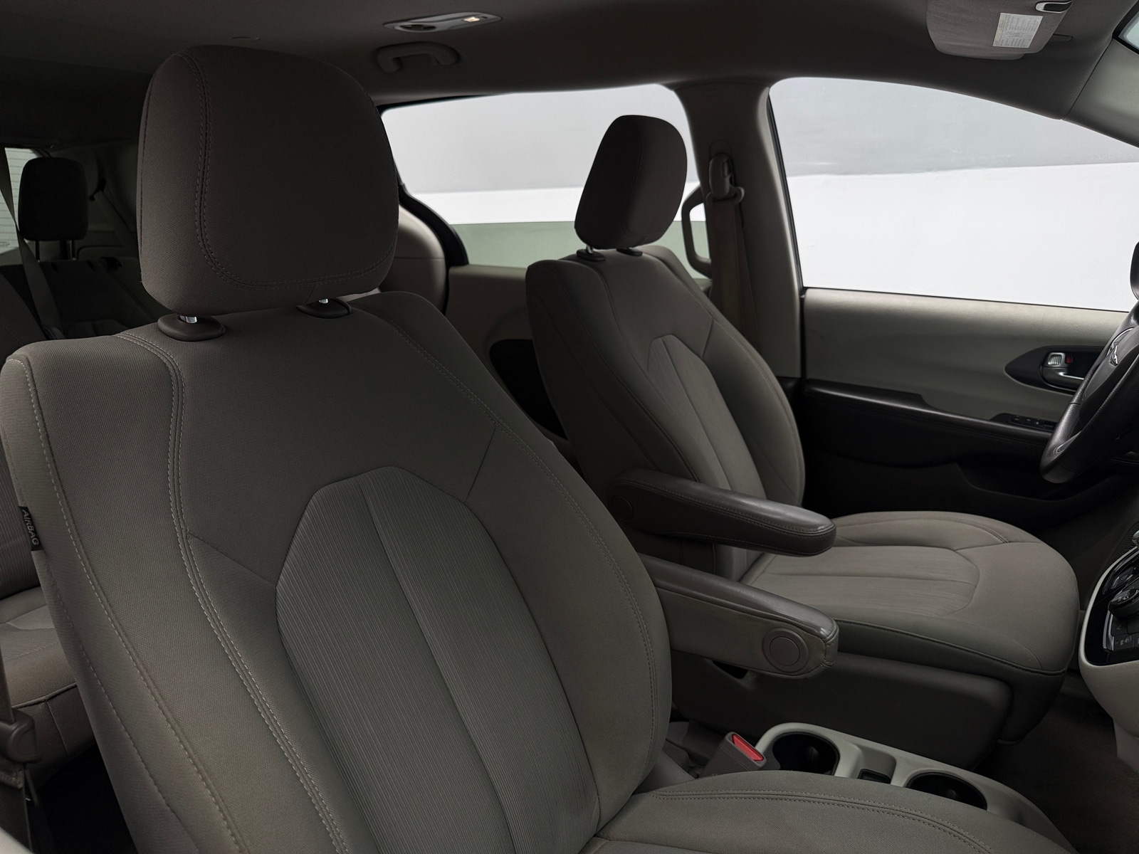 Thumbnail: 2020 Chrysler Voyager - 2