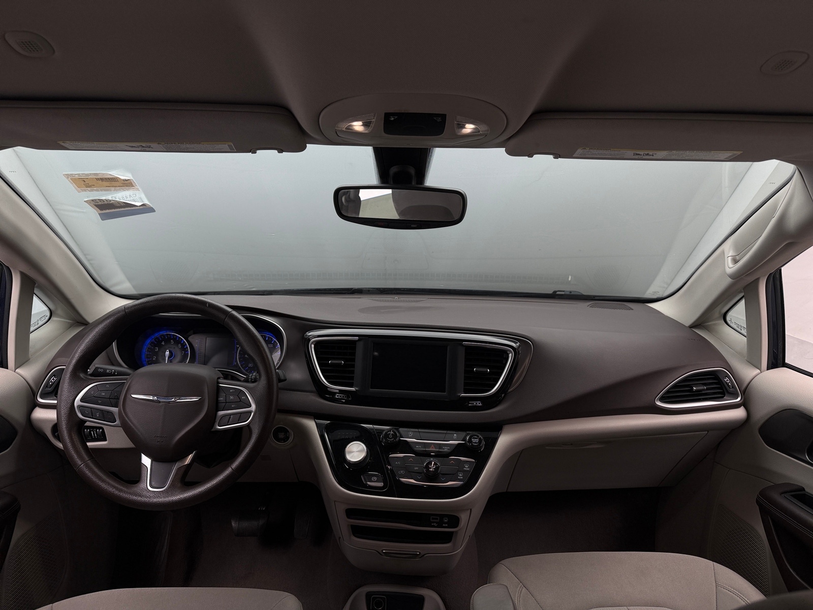 Thumbnail: 2020 Chrysler Voyager - 3