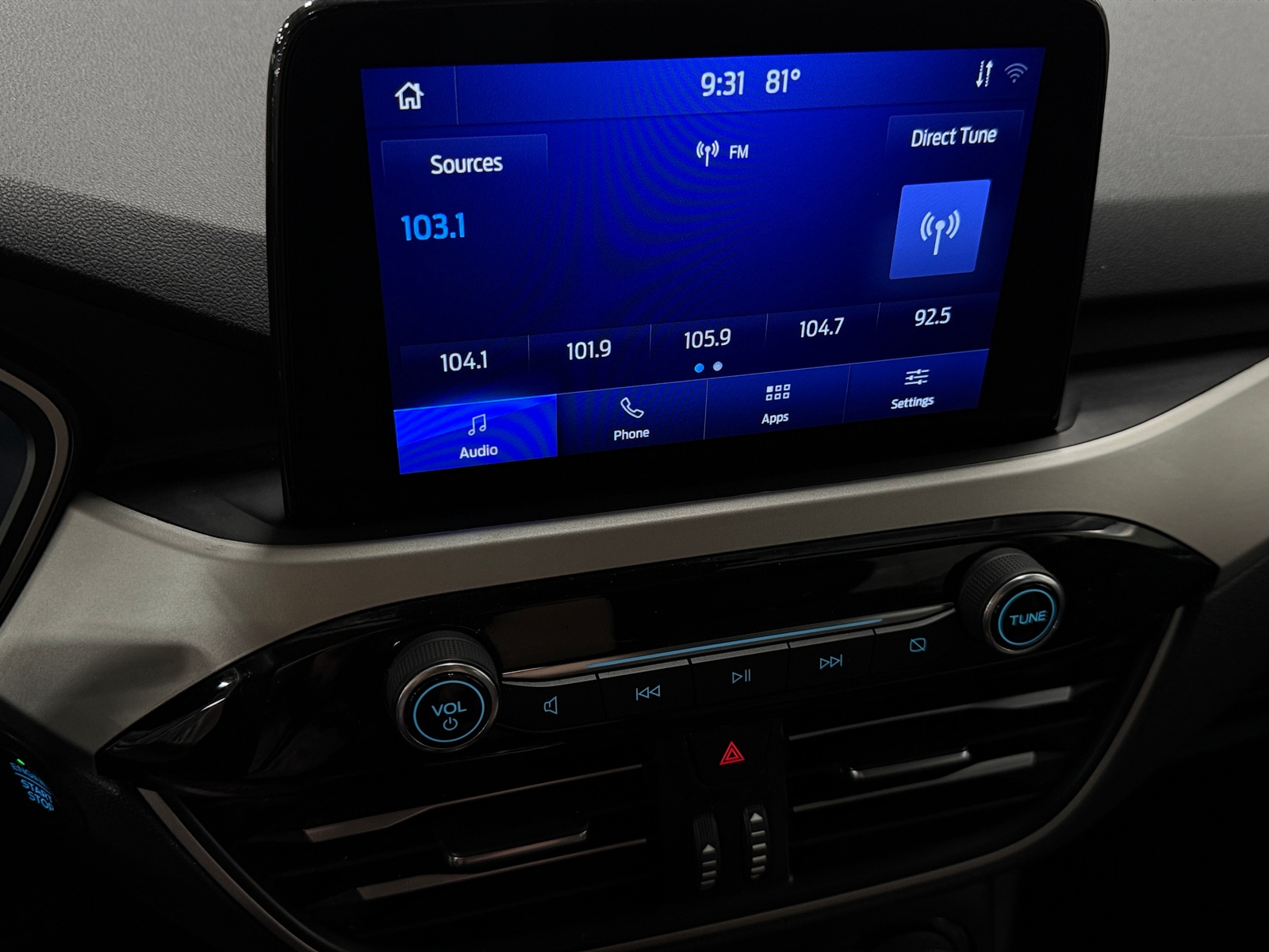 Thumbnail: 2021 Ford Escape - 4