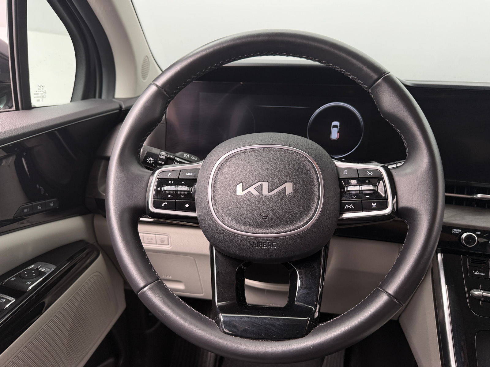Thumbnail: 2023 Kia Carnival - 4