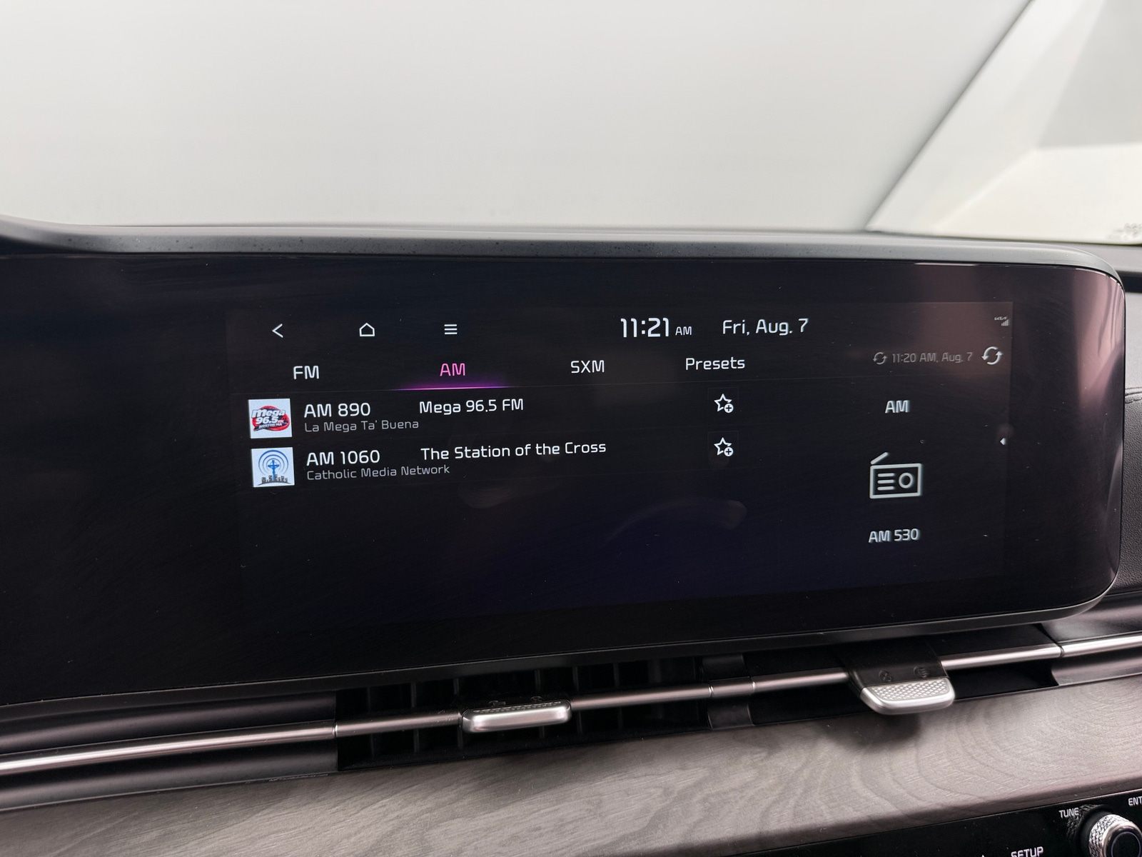 Thumbnail: 2023 Kia Carnival - 3