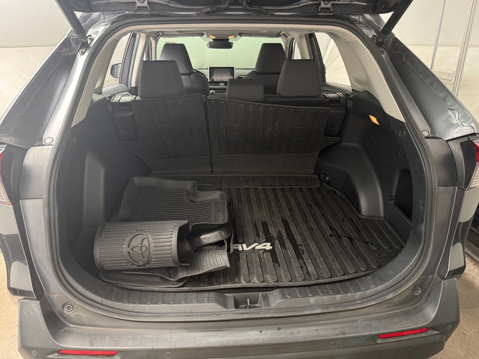 Thumbnail: 2019 Toyota RAV4 - 7