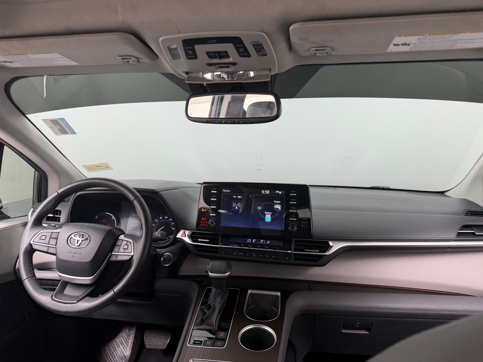 Thumbnail: 2023 Toyota Sienna - 2