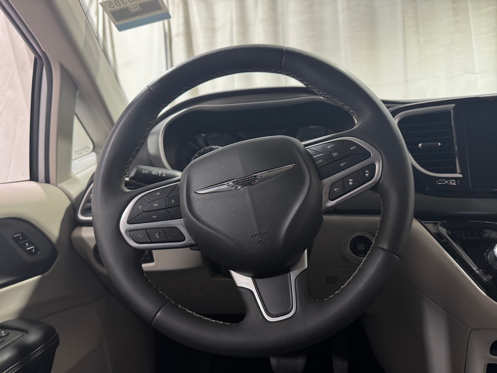 Thumbnail: 2024 Chrysler Pacifica - 4