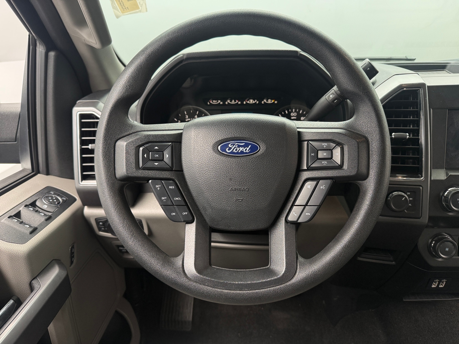 Thumbnail: 2019 Ford Econoline - 5