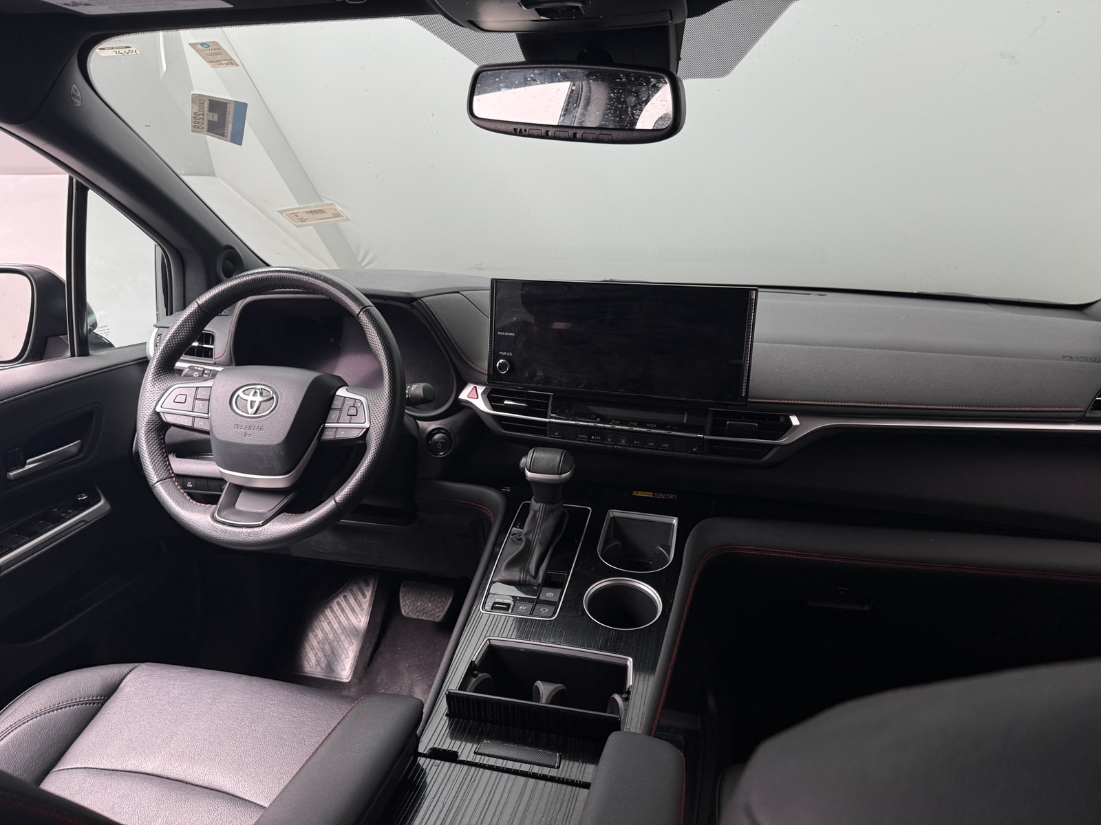 Thumbnail: 2025 Toyota Sienna - 2