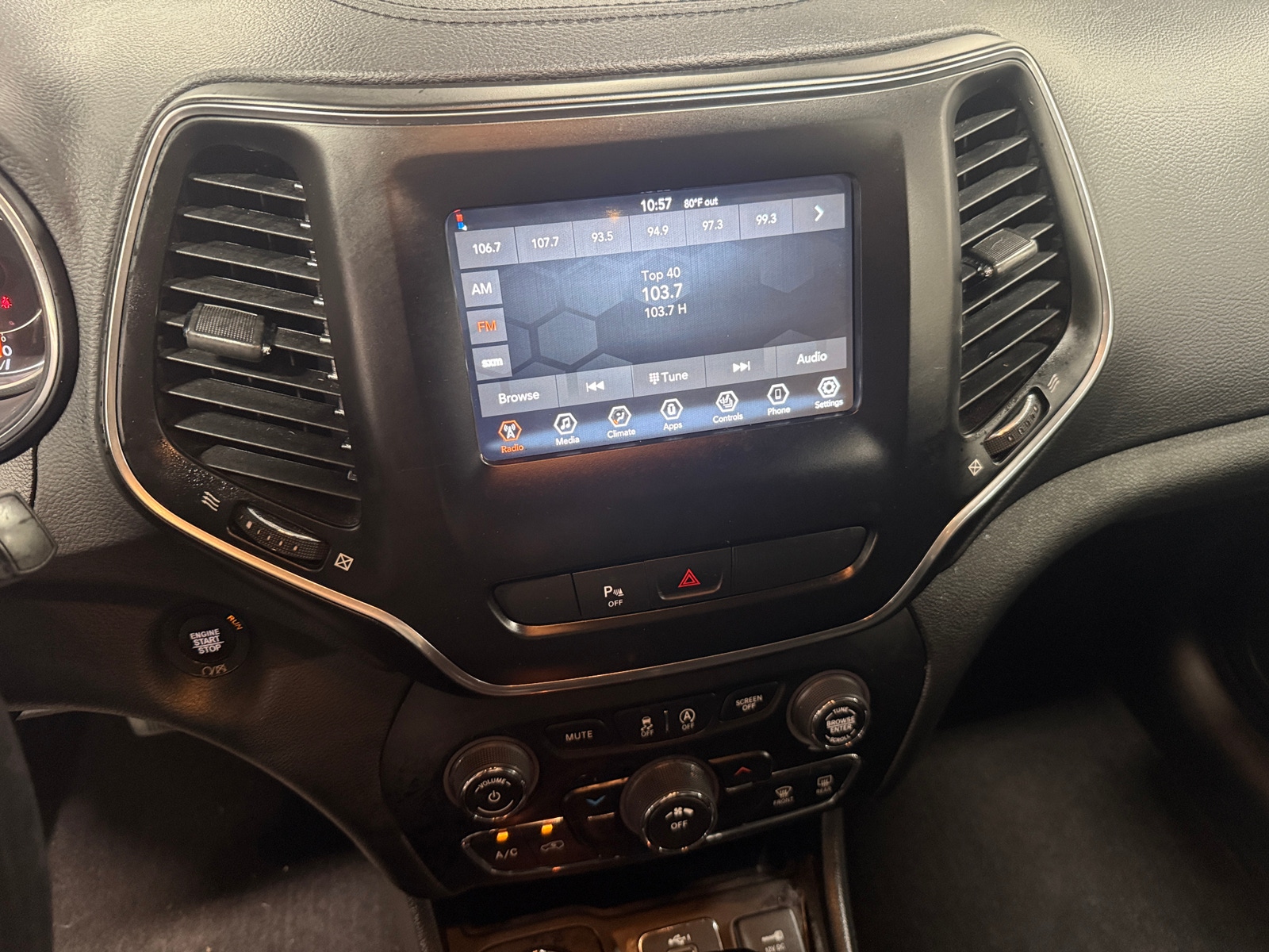 Thumbnail: 2020 Jeep Cherokee - 4