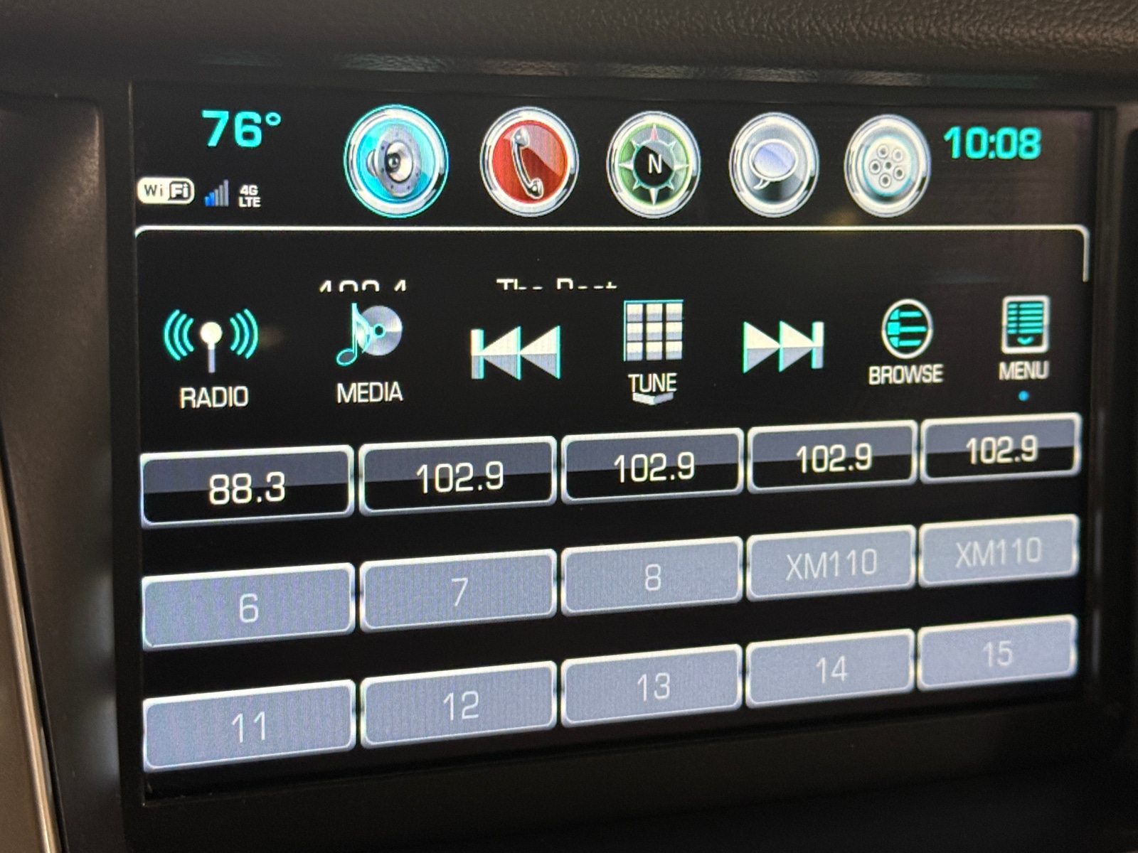 Thumbnail: 2019 Chevrolet Suburban - 3