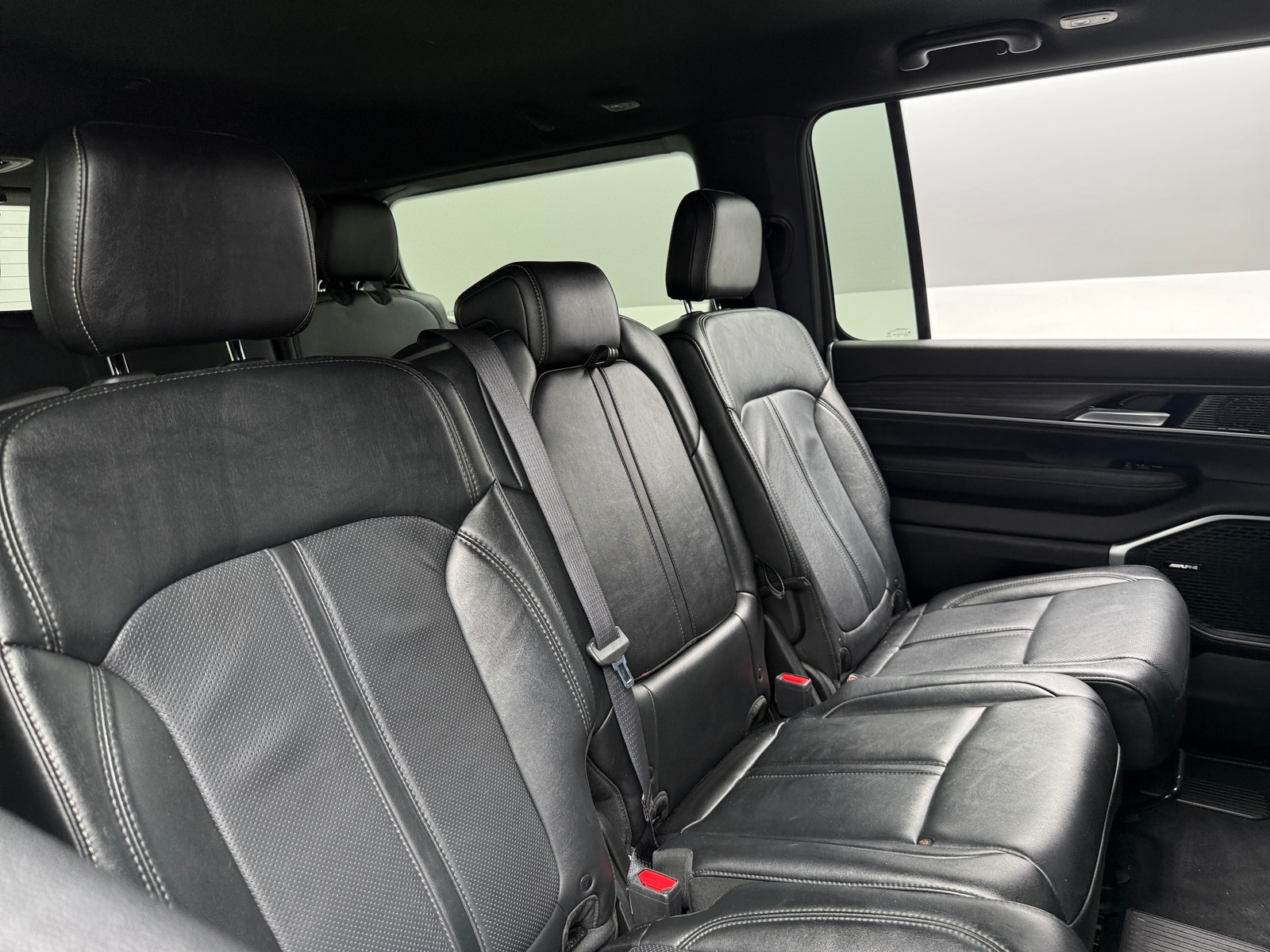 Thumbnail: 2024 Jeep Wagoneer - 5