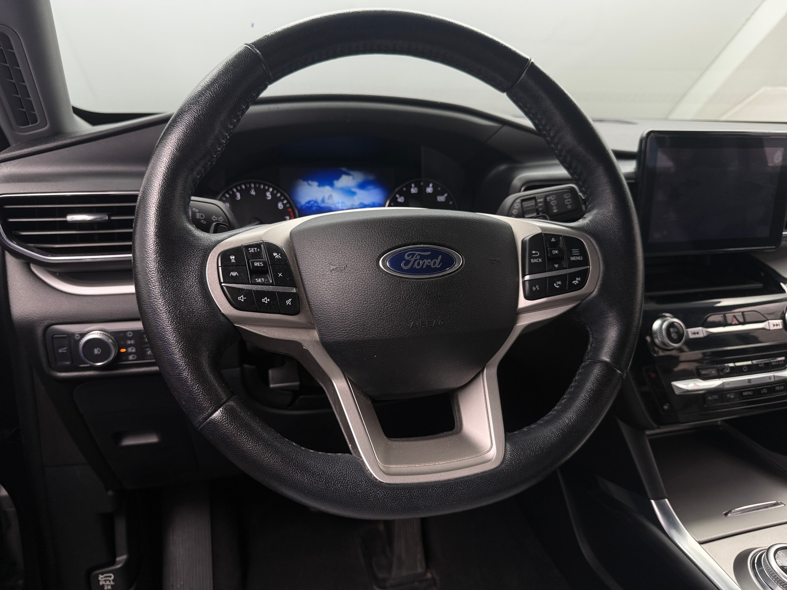 Thumbnail: 2021 Ford Explorer - 4