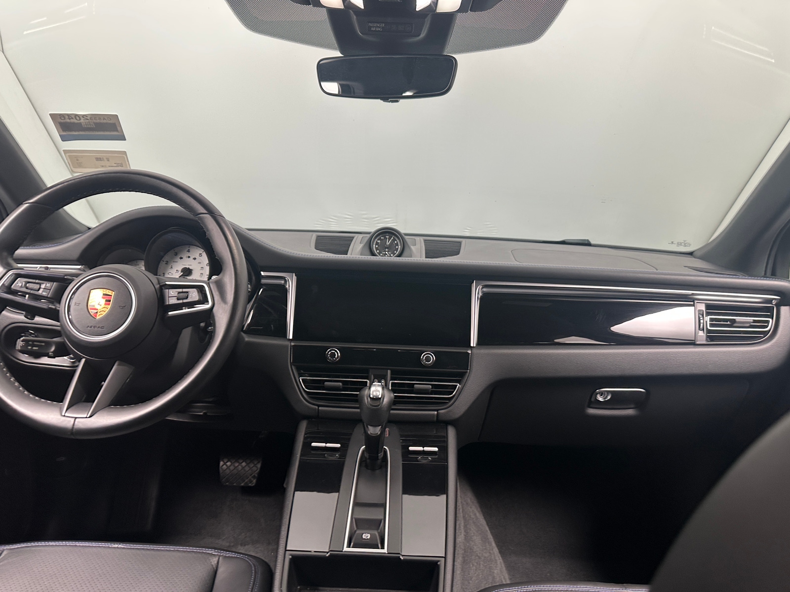 Thumbnail: 2022 Porsche Macan - 3