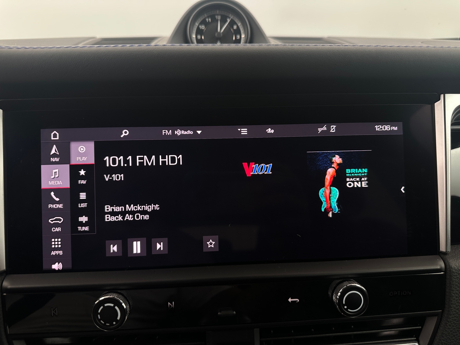 Thumbnail: 2022 Porsche Macan - 4