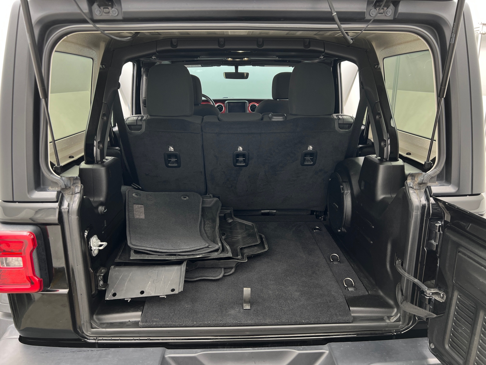 Thumbnail: 2019 Jeep Wrangler - 7